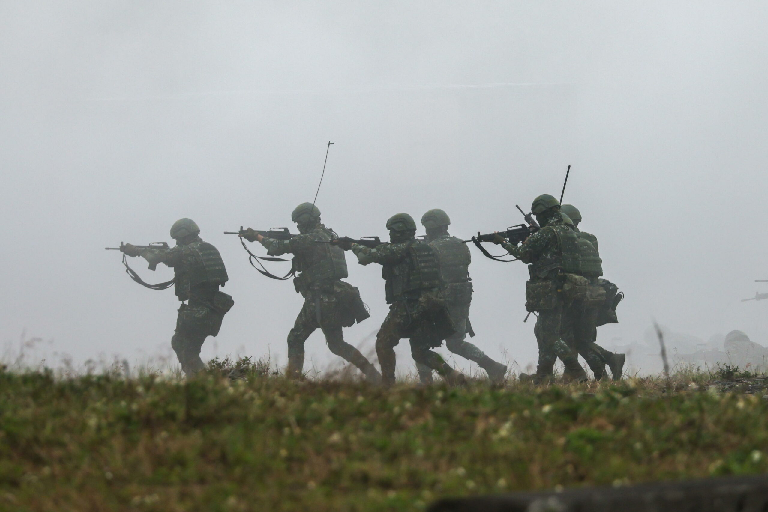 UE lancerà “Schengen militare” per rapido dispiegamento truppe in caso di guerra con Mosca