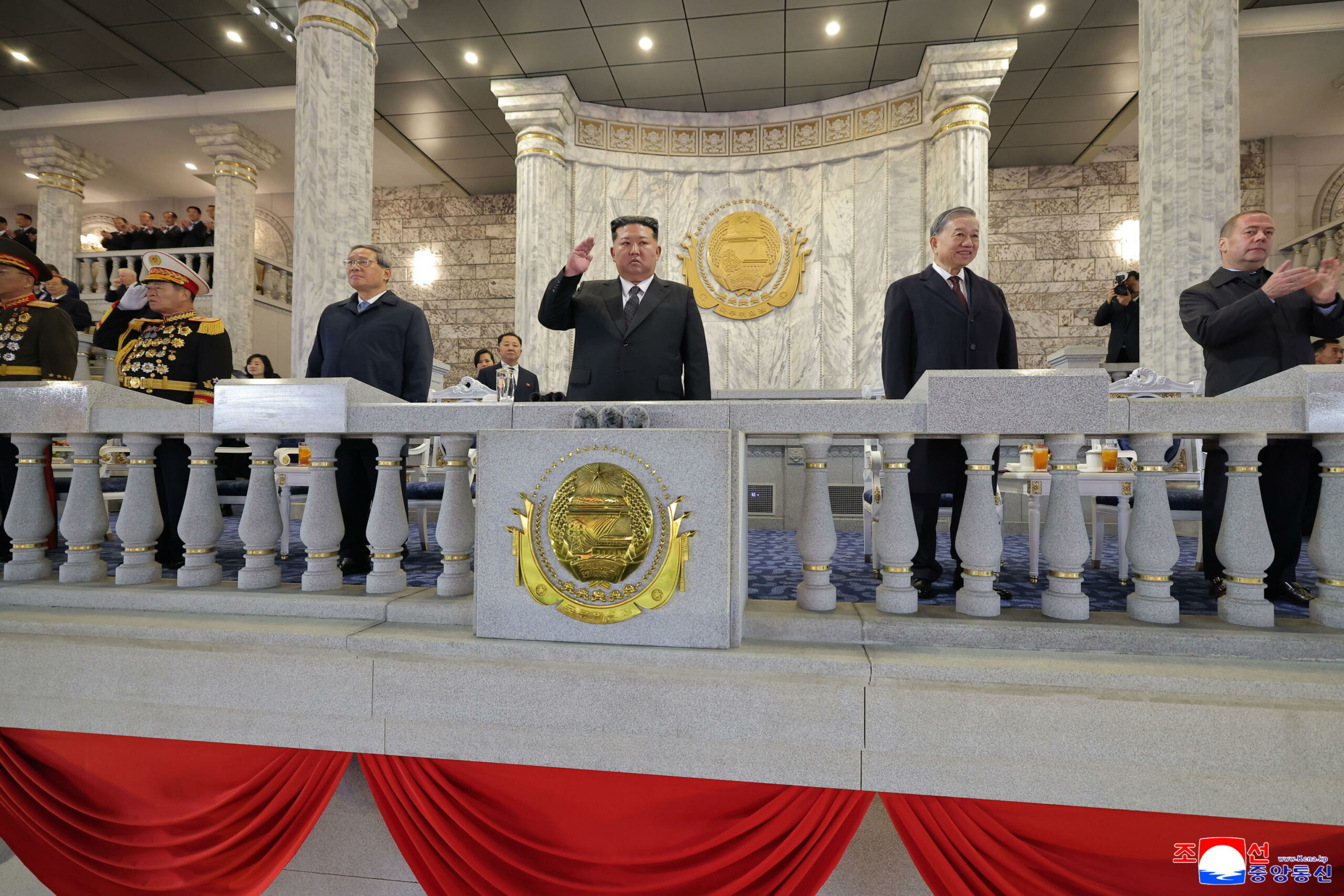 Corea del Nord: leader sostituisce responsabili sicurezza per timore di “decapitazione”