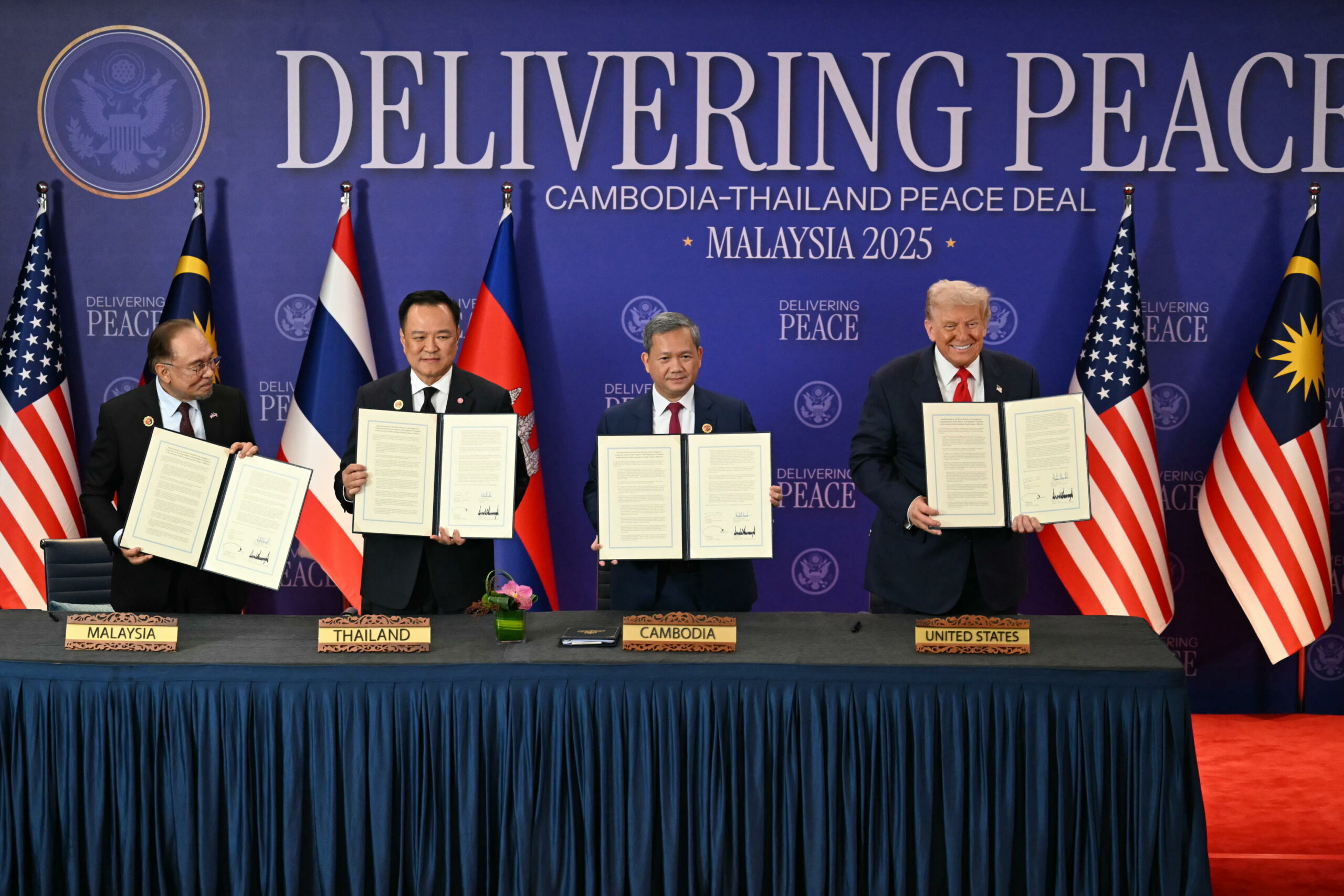 Cambogia e Thailandia firmano cessate il fuoco insieme al mediatore della tregua Trump