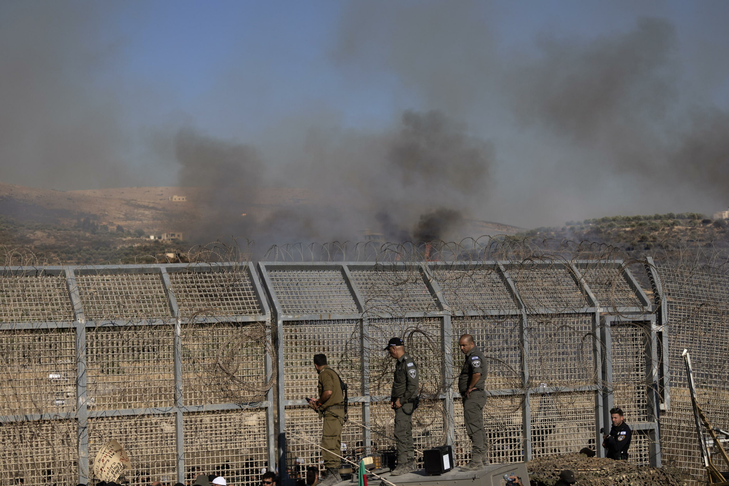Forze israeliane entrano in città siriane e rafforzano avamposti militari