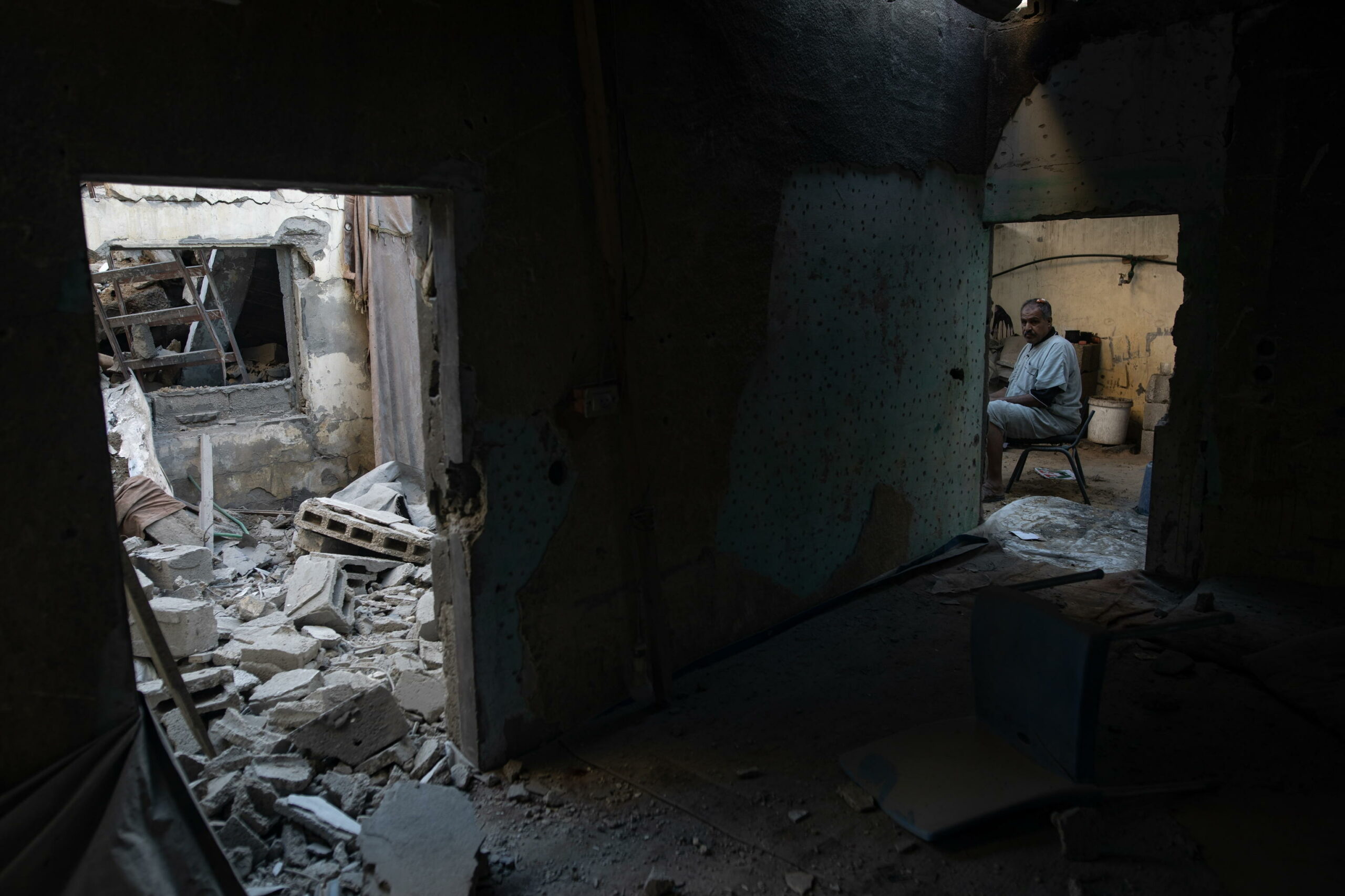 Raid israeliani hanno ucciso 91 persone a Gaza durante la notte