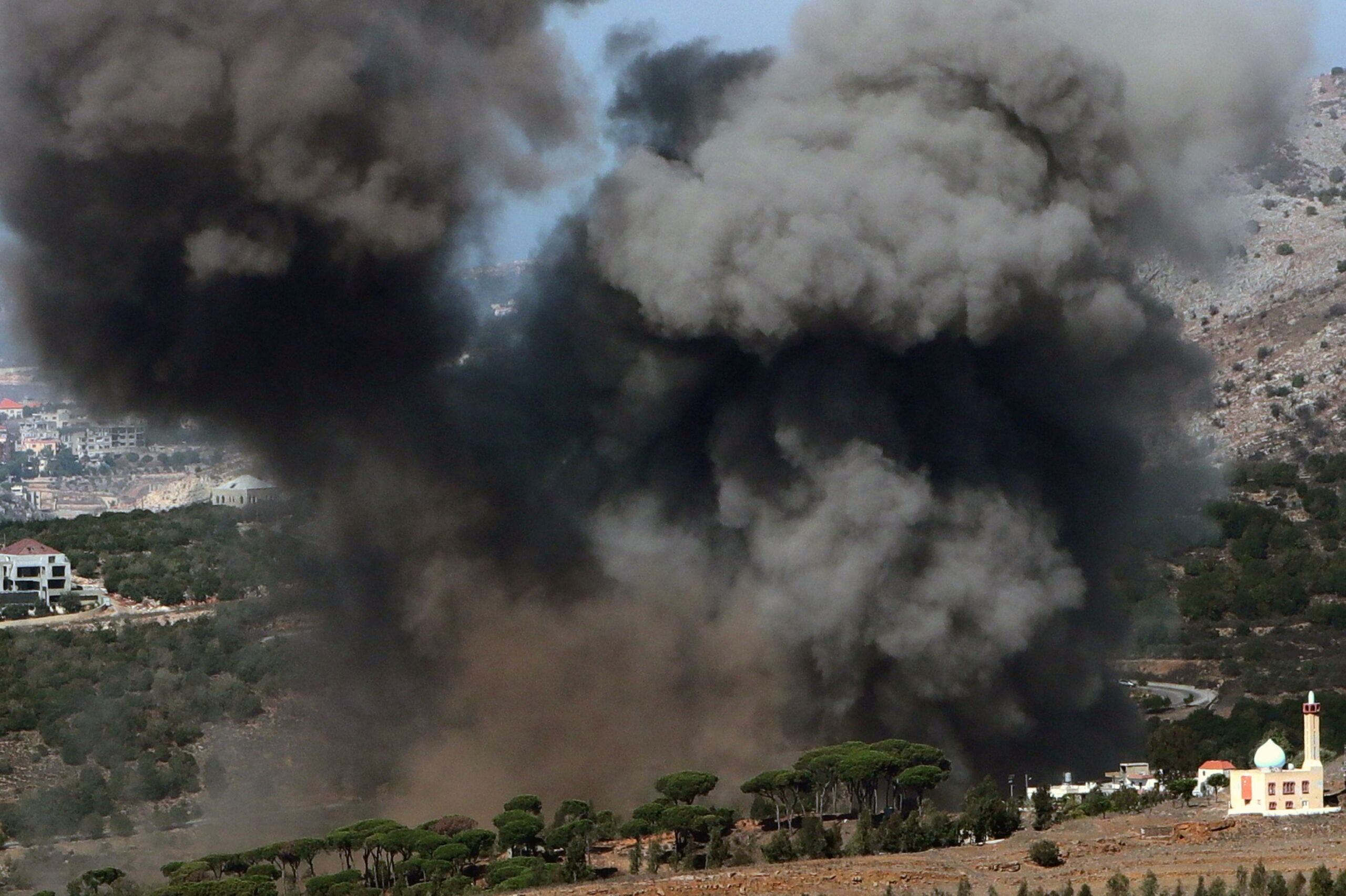 Israele sta valutando se intensificare attacchi in Libano