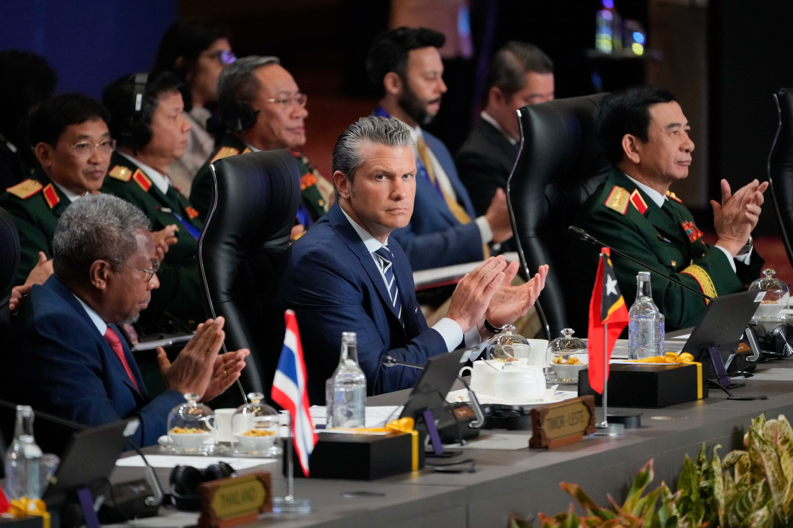 Hegseth sollecita legami più stretti con Vietnam durante colloqui sulla fornitura di armi
