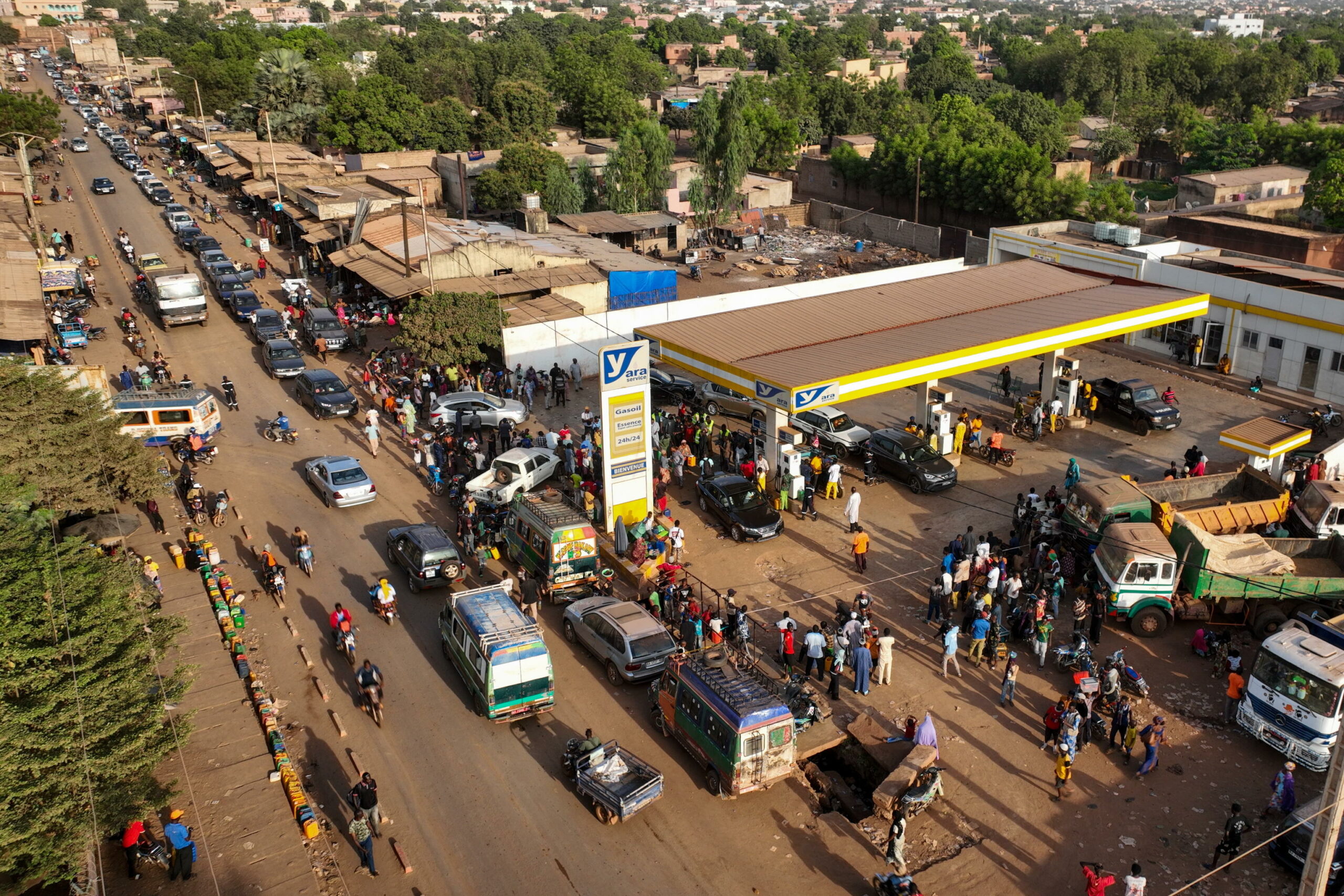 Gruppo jihadista legato ad al-Qaeda stringe assedio su capitale del Mali