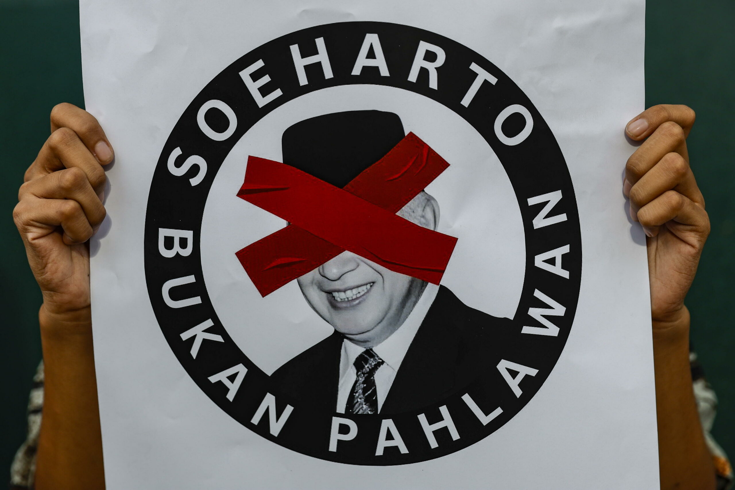 Indonesia: attivisti si mobilitano contro nomina di Suharto come eroe nazionale