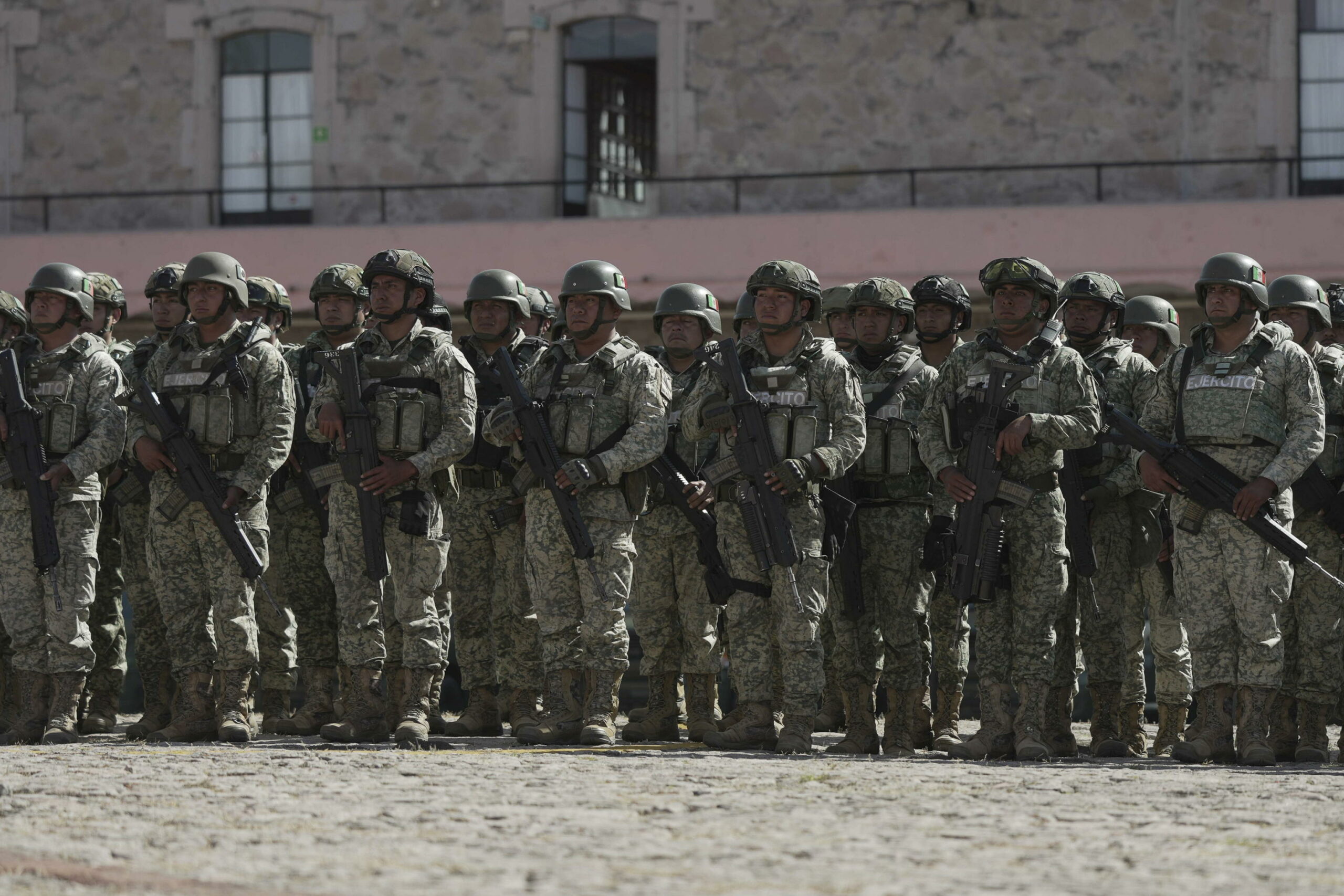 Telegraph: “Militanti serbi combattono per Putin e si preparano per una nuova guerra nei Balcani”