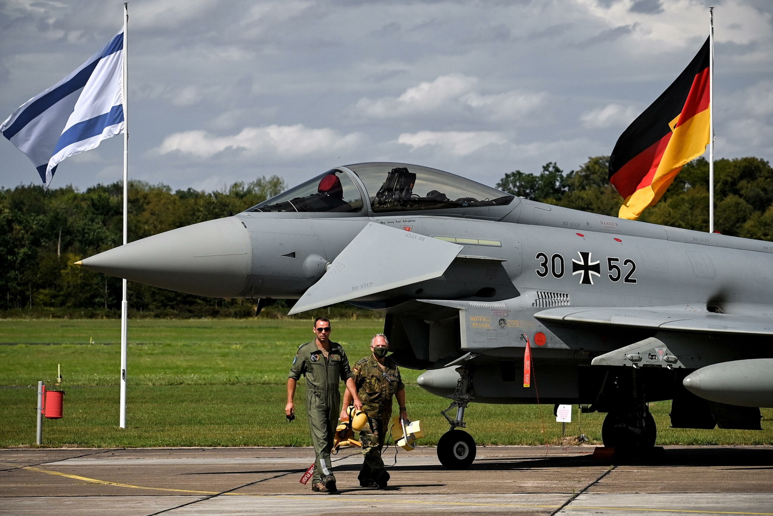 Germania revoca restrizioni su vendita armi a Israele