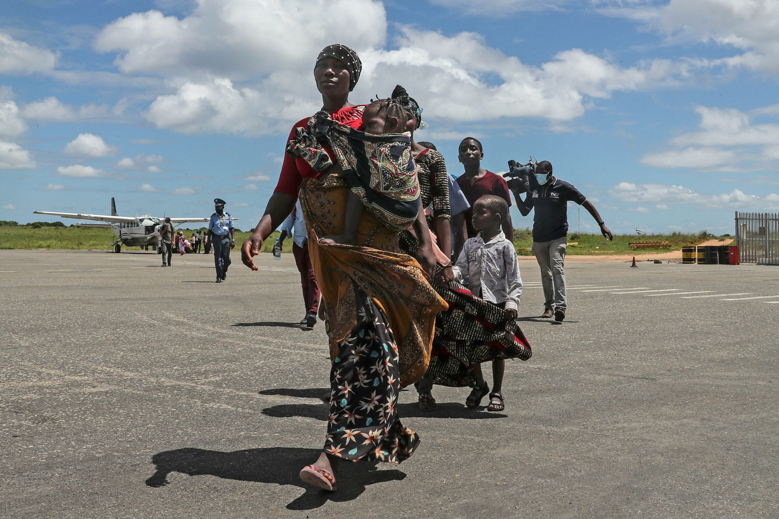 Mozambico: nel Nord oltre 50.000 persone sfollano per violenza j