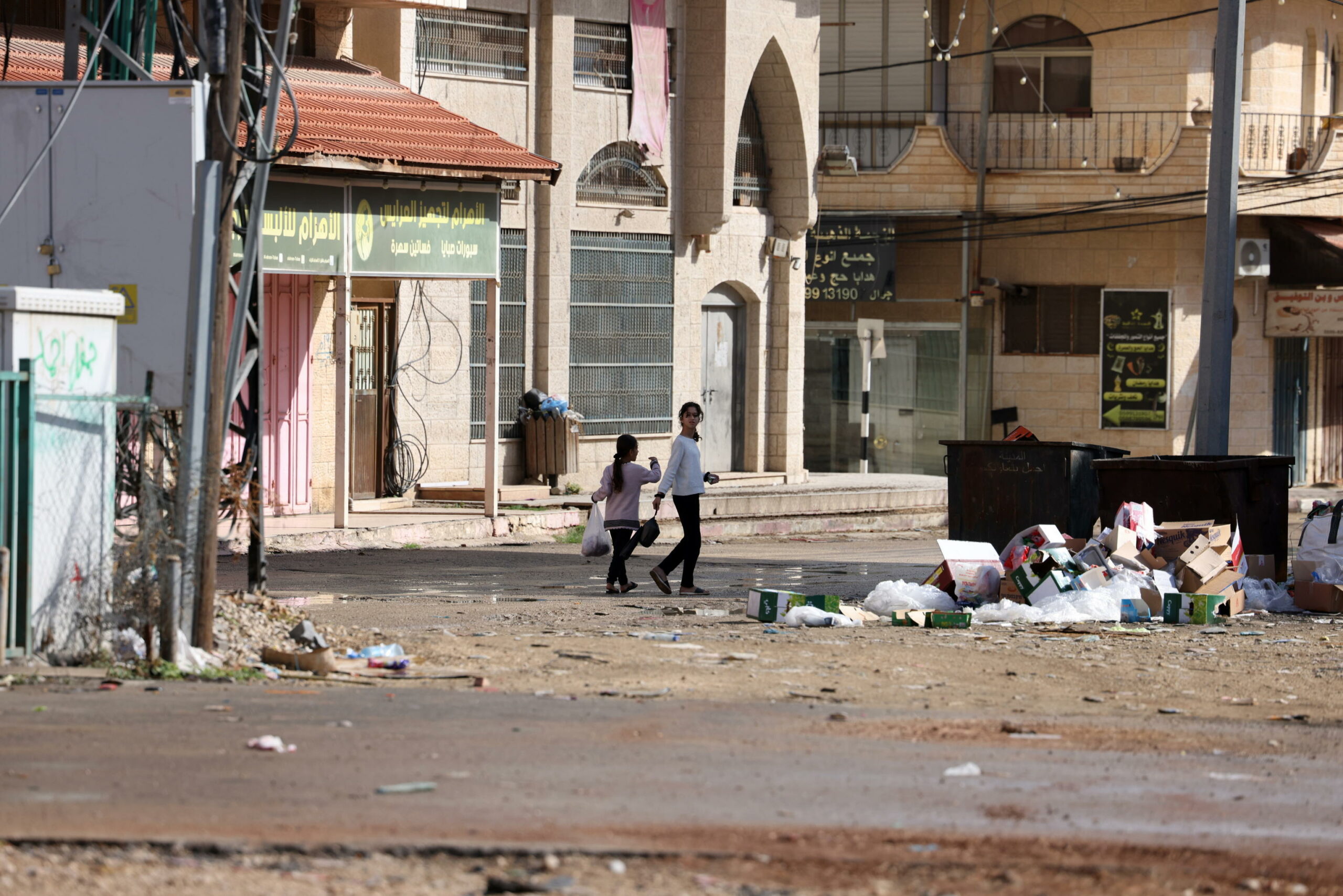 Volontari italiani e canadesi aggrediti da coloni israeliani in Cisgiordania