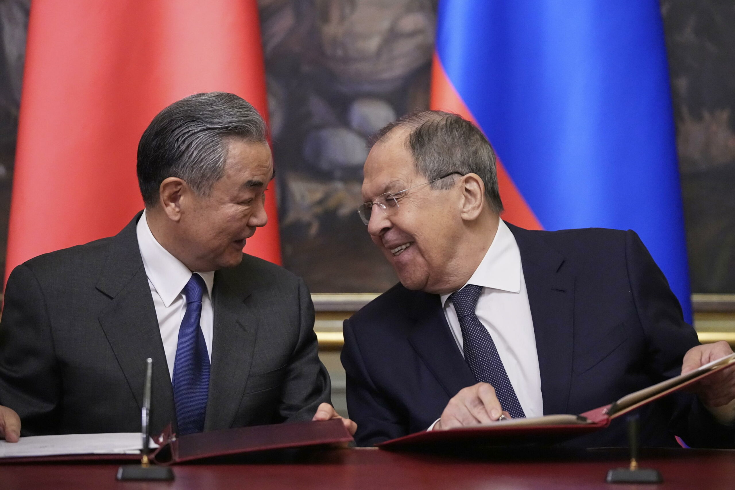 Bombardieri USA si uniscono ai jet giapponesi dopo esercitazioni Cina-Russia