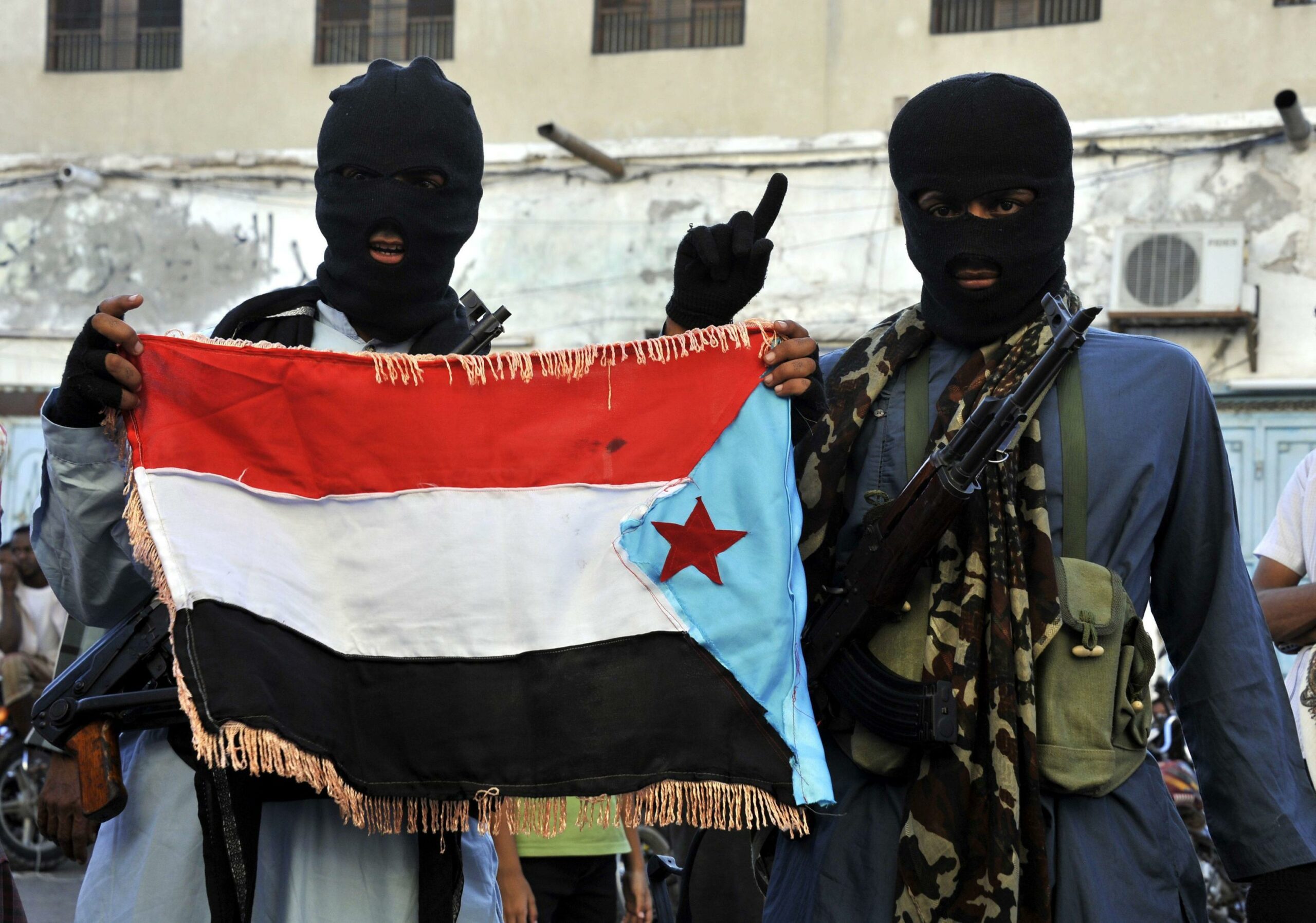 Separatisti filo-emiratini consolidano controllo su Yemen del Sud