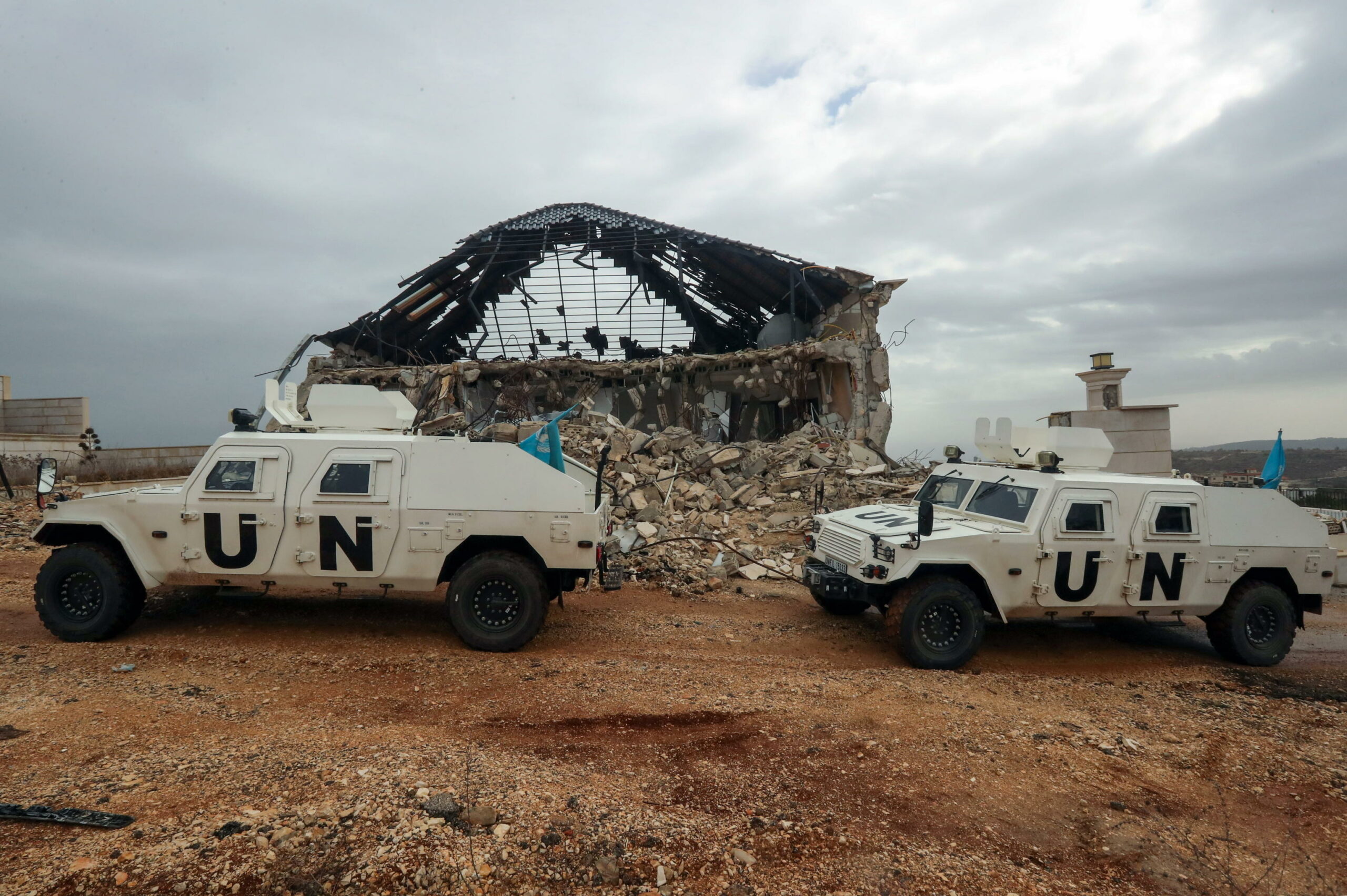 Israele lancia nuova ondata di raid aerei sul Libano meridionale