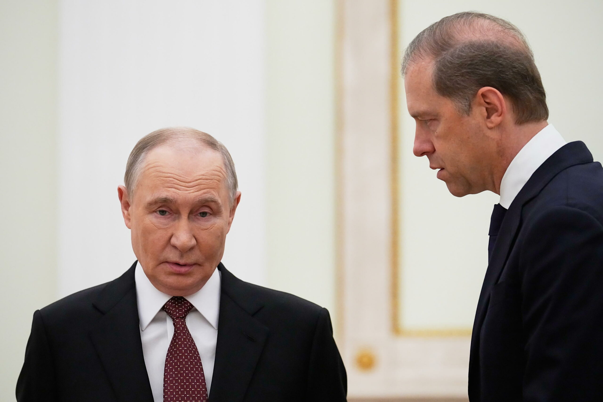 Putin: “Mosca prenderà più terra in Ucraina se l’Europa affonderà le mosse di pace”