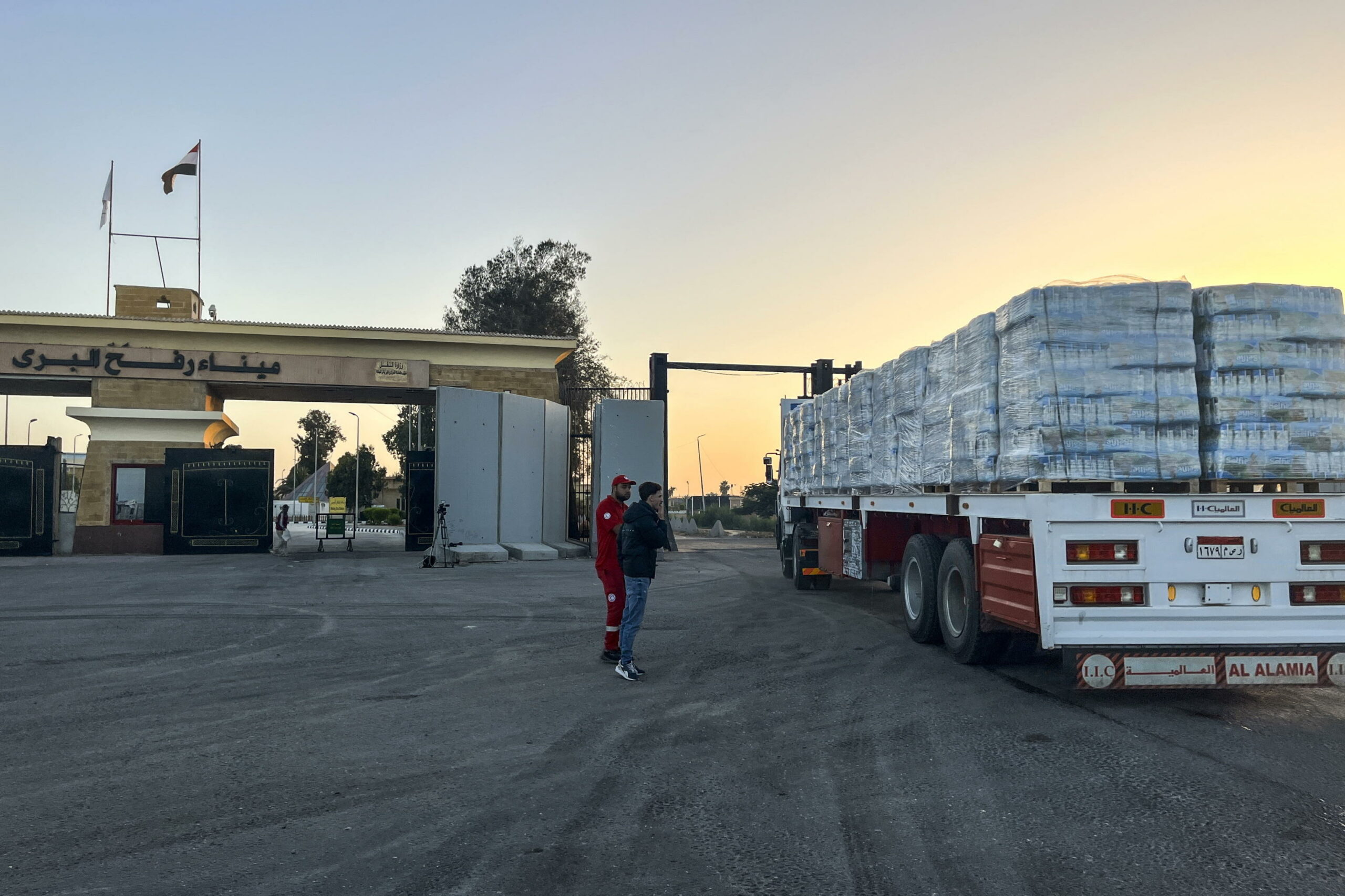 Egitto fa pressioni su Israele per apertura completa del valico di Rafah