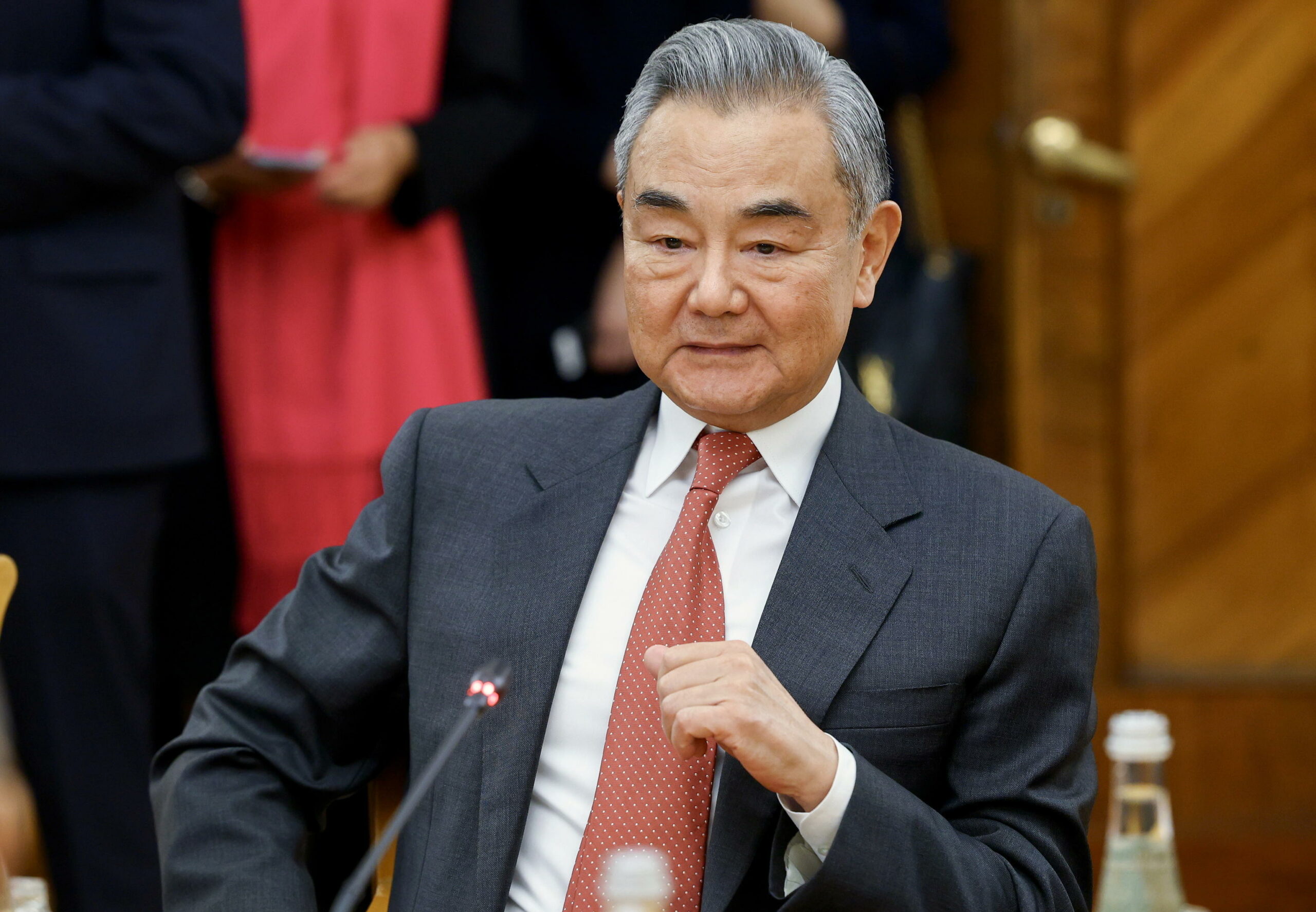 Ministro Esteri cinese visita Emirati Arabi Uniti, Arabia Saudita e Giordania