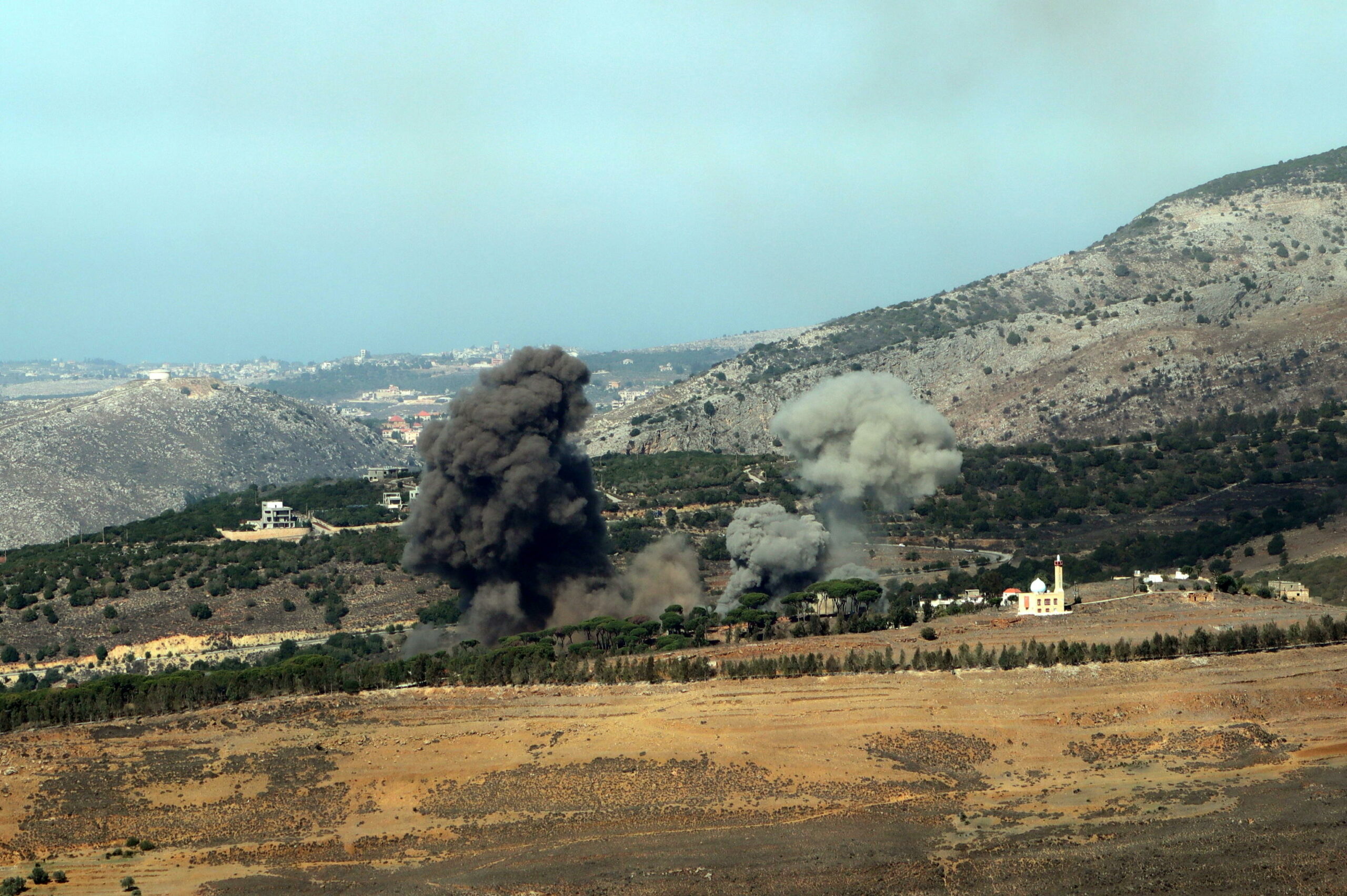 Israele bombarda Sud del Libano, violando nuovamente tregua