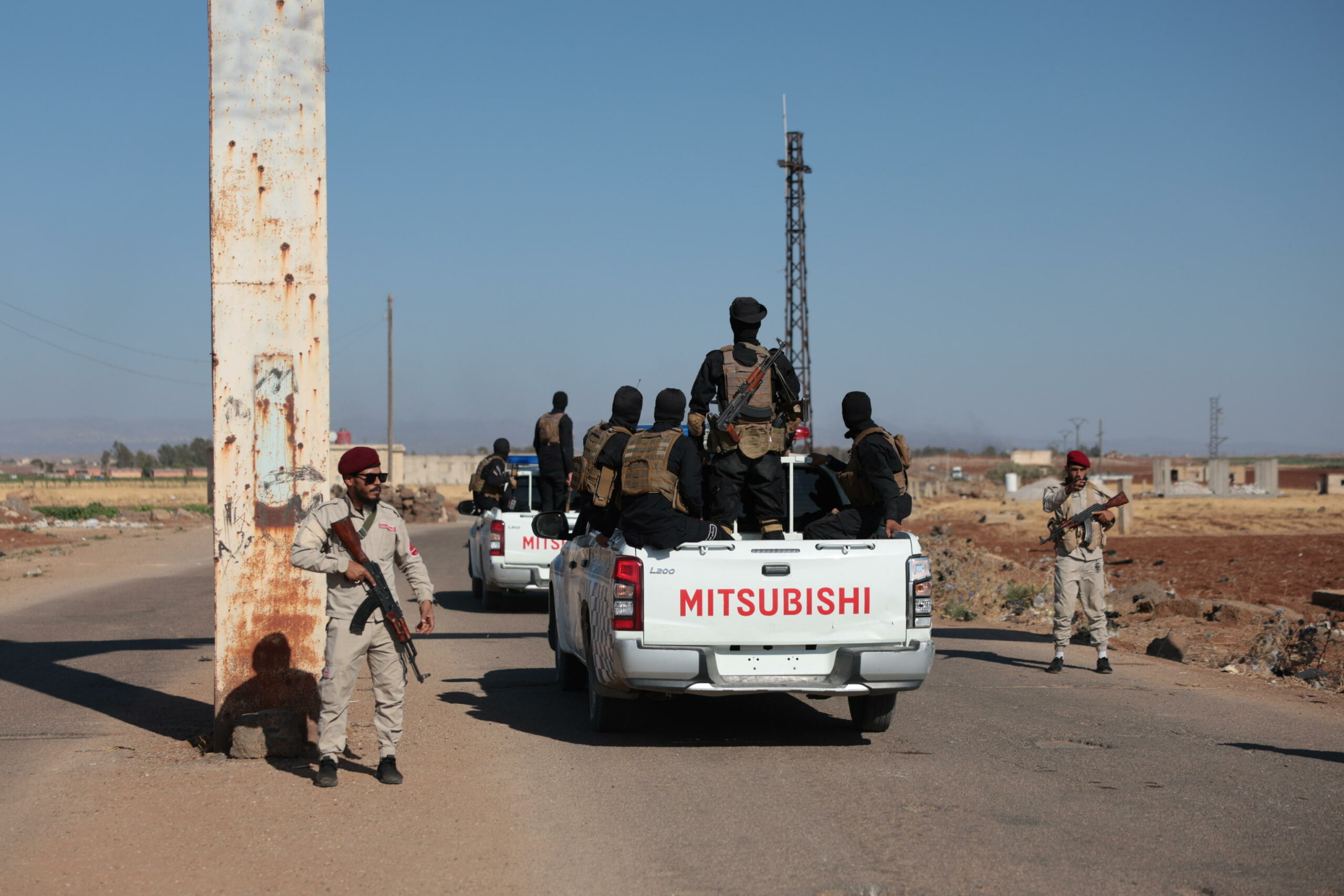 ISIS rivendica attacco contro personale sicurezza stradale siriano