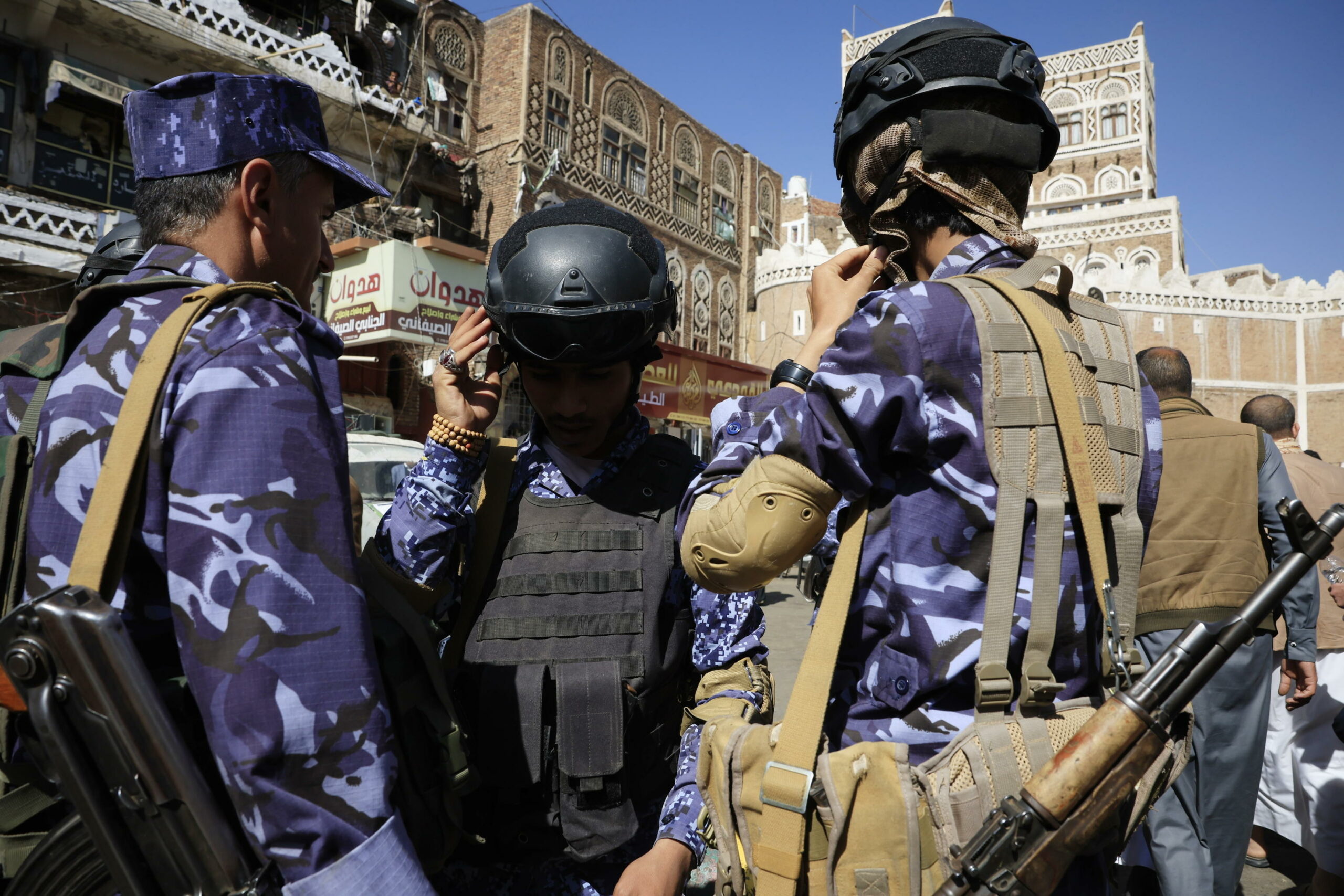 Yemen: forze filo-saudite si ammassano al confine mentre separatisti rifiutano di ritirarsi