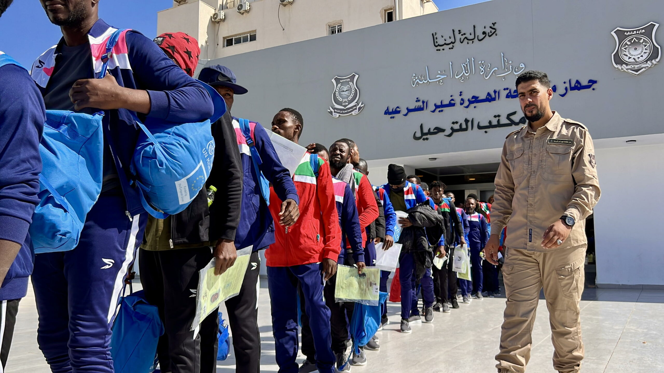 Libia: oltre 27.000 migranti intercettati e riportati a riva nel 2025