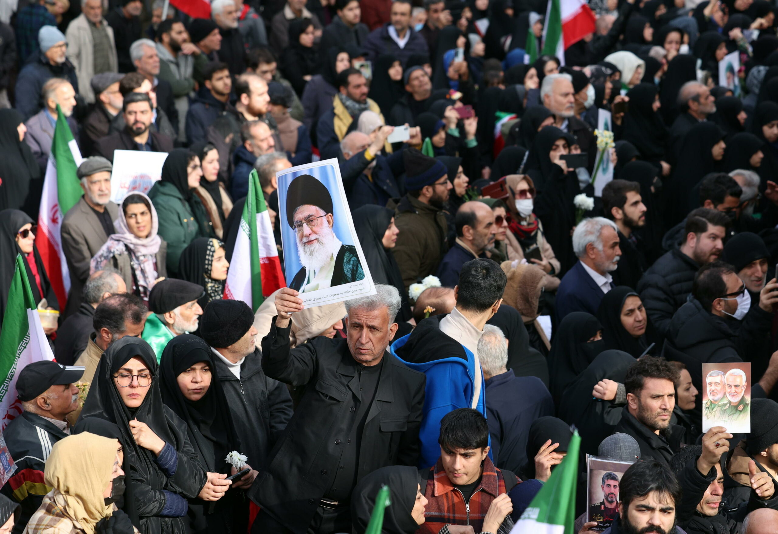 Iran riapre spazio aereo dopo segnali di distensione con USA