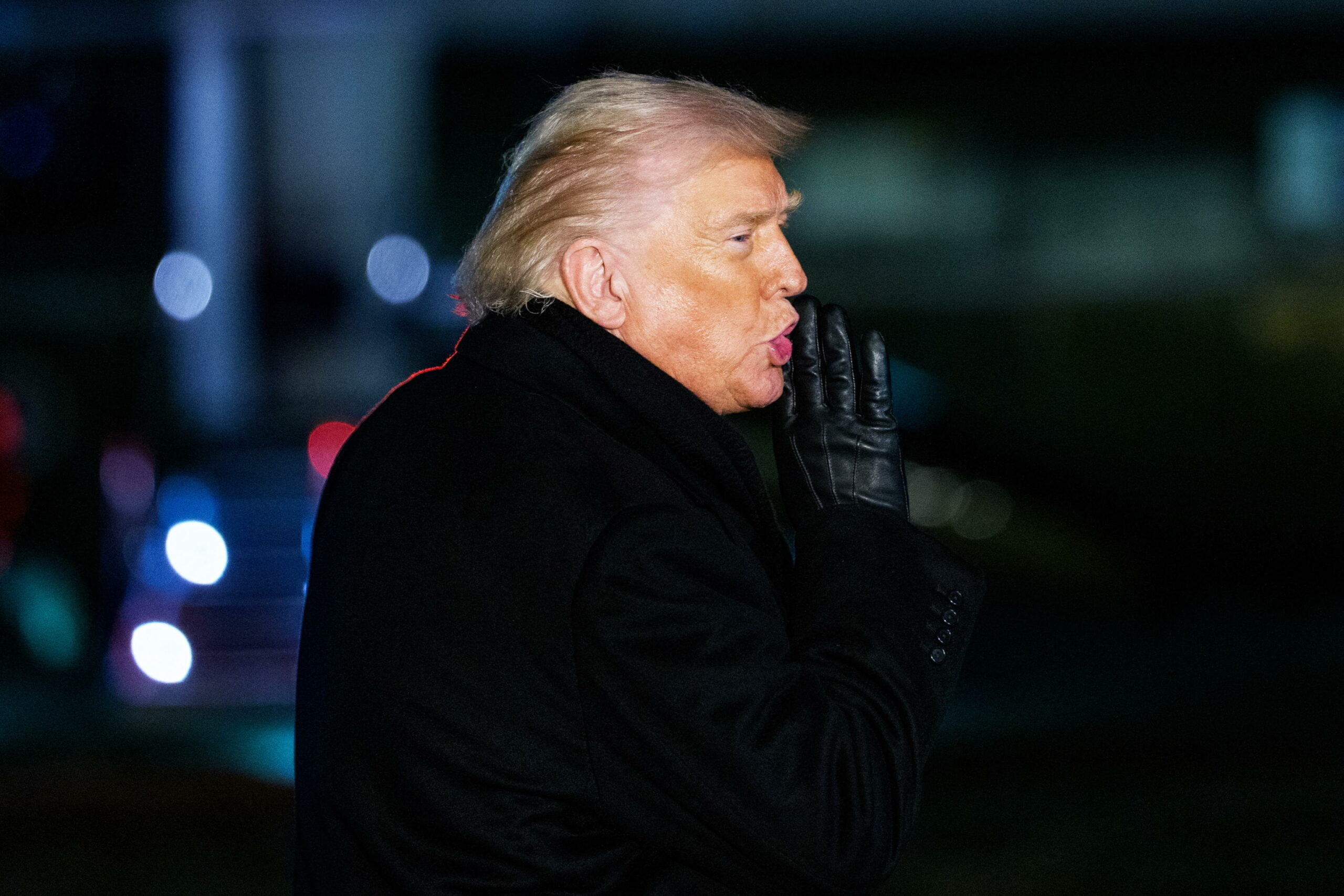 Trump mette in guardia Canada su accordo con Cina: “Si sta autodistruggendo”