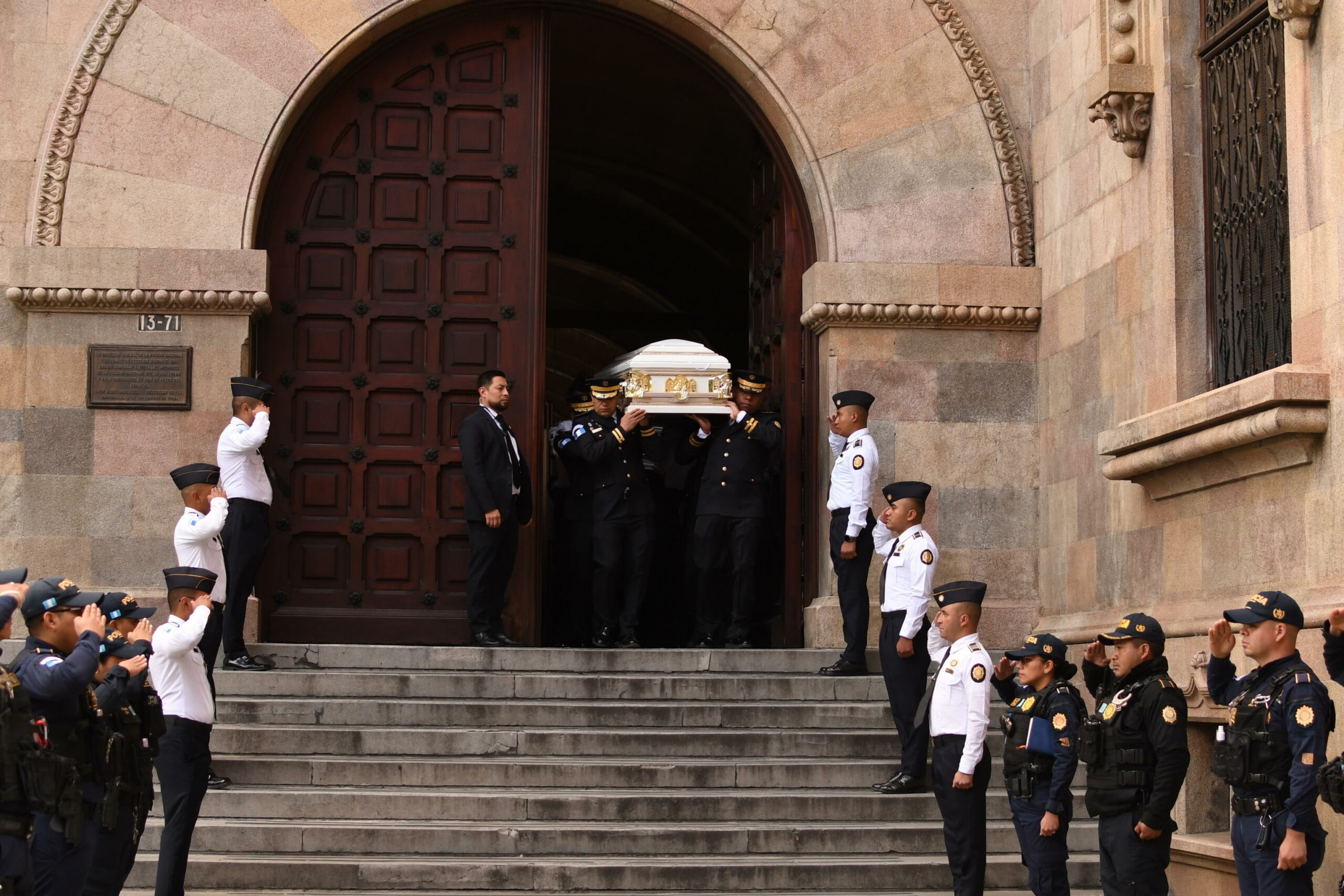 Guatemala dichiara Stato di emergenza dopo uccisione di 9 agenti in rivolte carcerarie