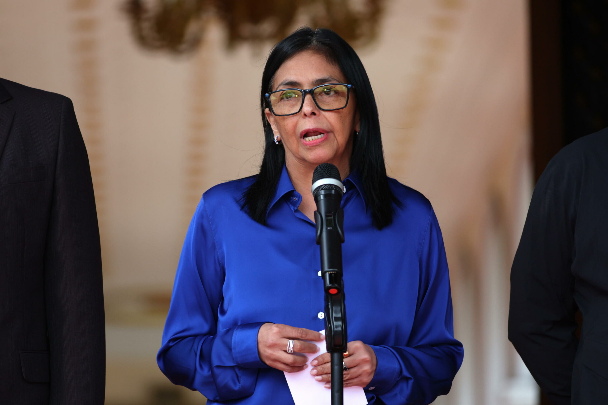 Venezuela: conseguenze dei terremoti assumono dimensione politica mentre scade mandato di Delcy Rodriguez