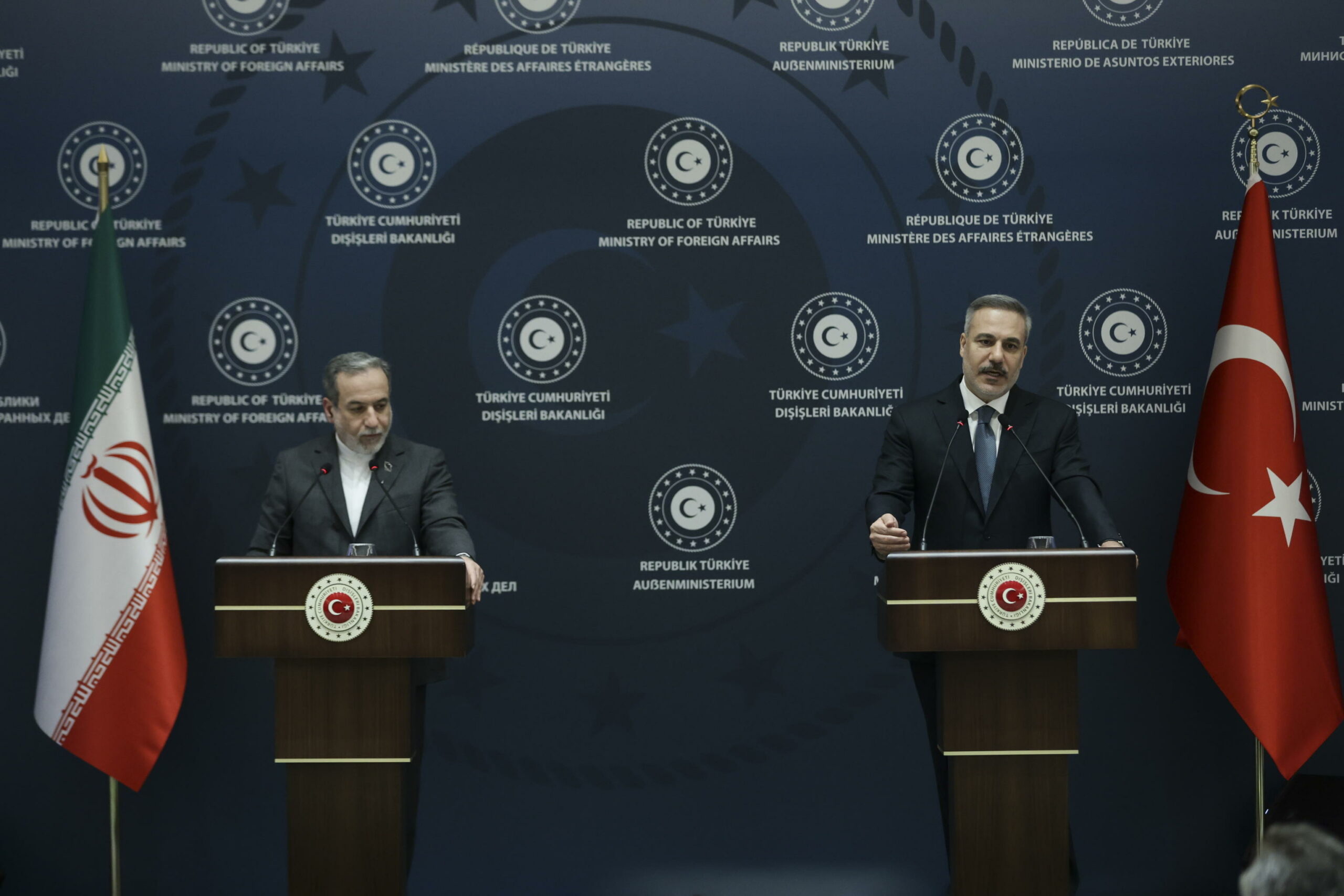 Iran: “Pronti a riprendere negoziati nucleari paritari con USA”