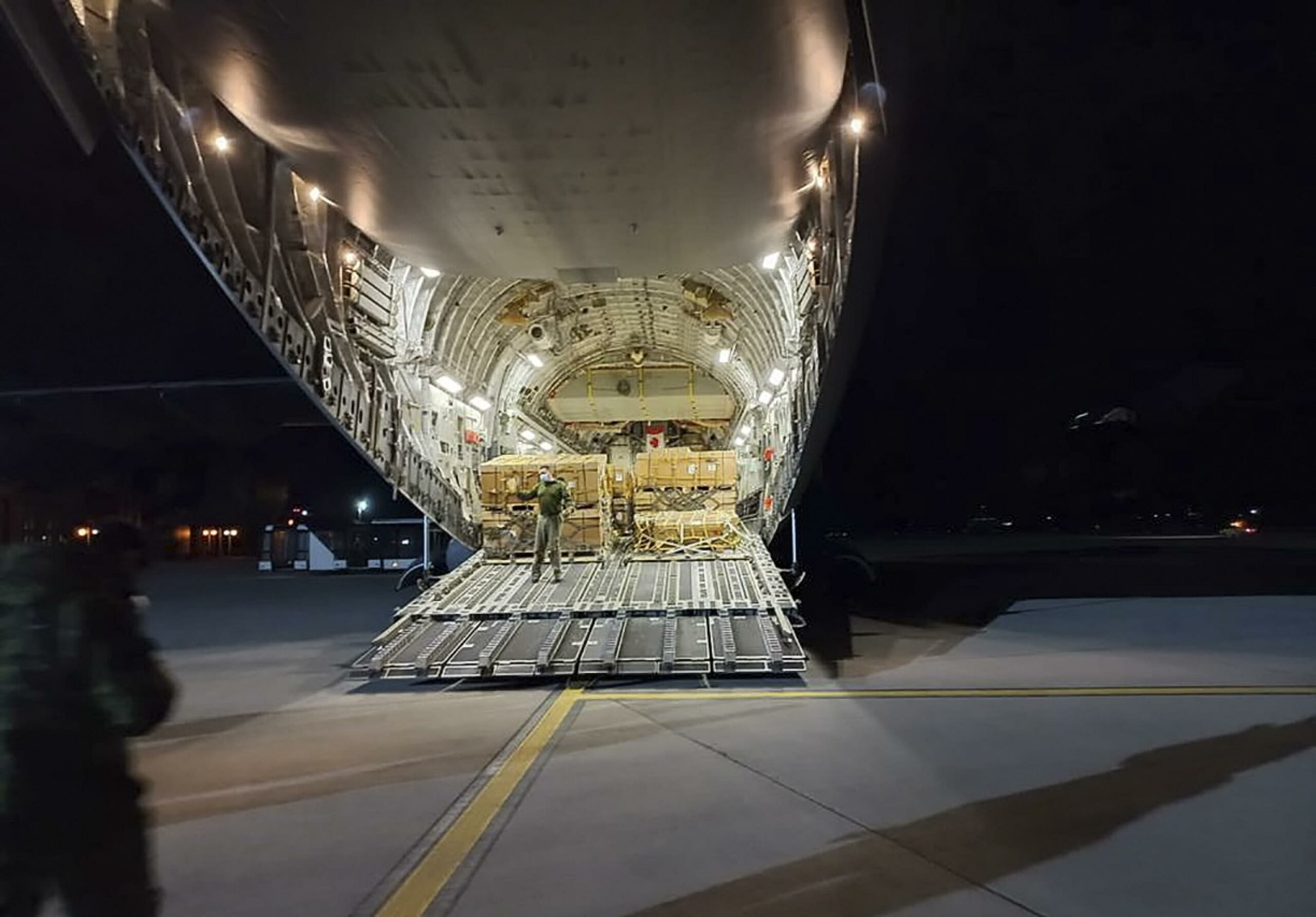 Defense News: “Aereo cargo russo con possibili sistemi di difesa aerea arriva a Cuba”