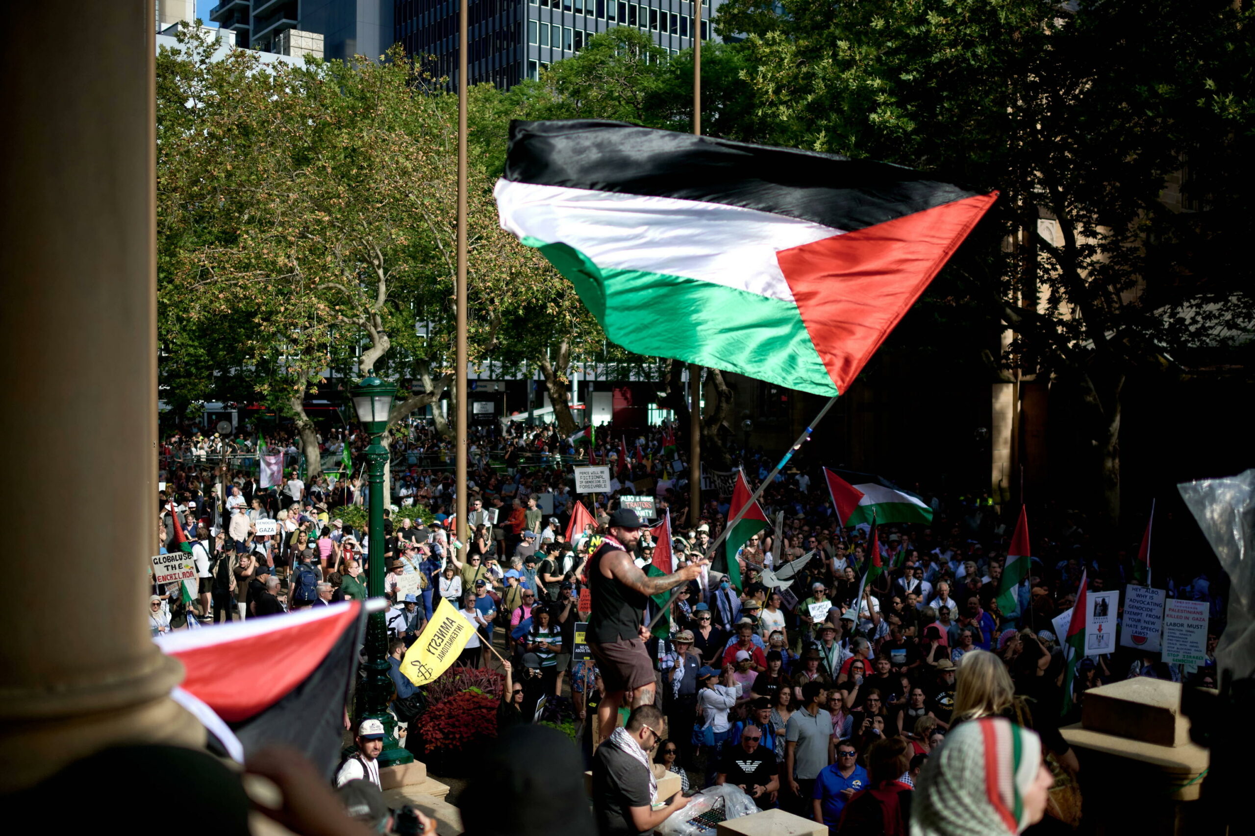 Violenti scontri a Sydney durante visita di presidente israeliano