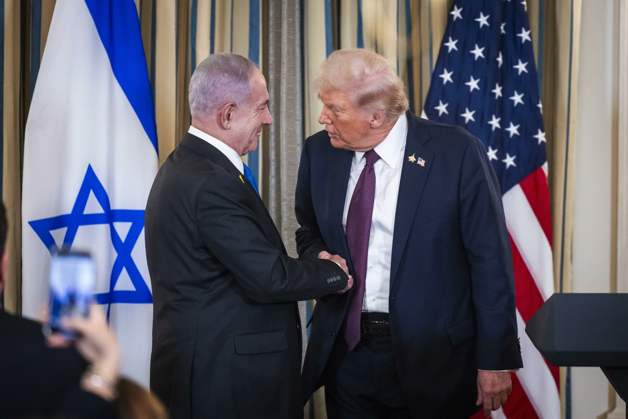Trump definisce presidente israeliano “vergognoso” per non aver graziato Netanyahu