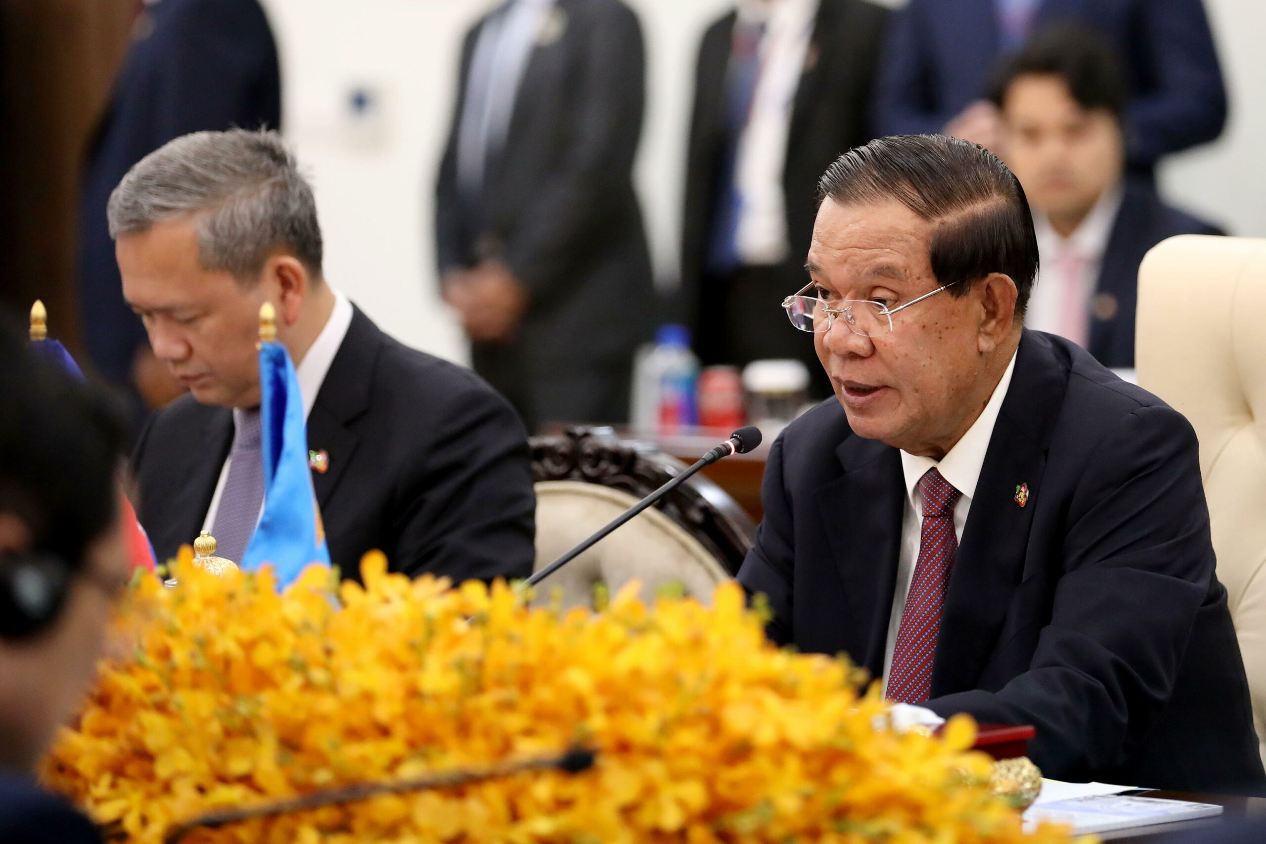 Premier cambogiano: “Thailandia sta occupando territorio dopo cessate il fuoco mediato da Trump”