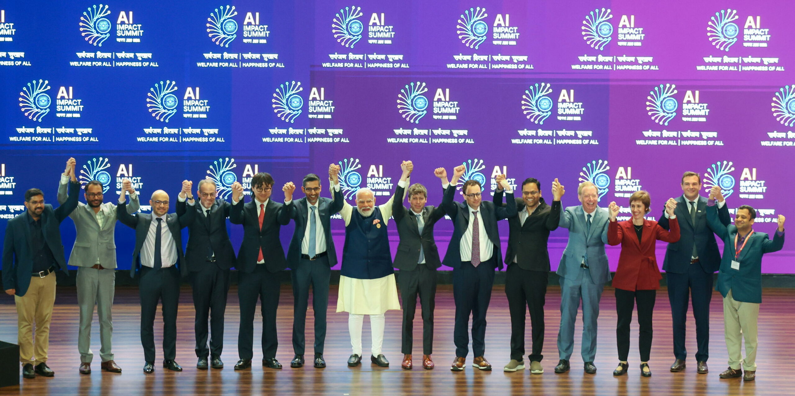 Vertice sull’IA: Modi propone India come polo dell’intelligenza artificiale