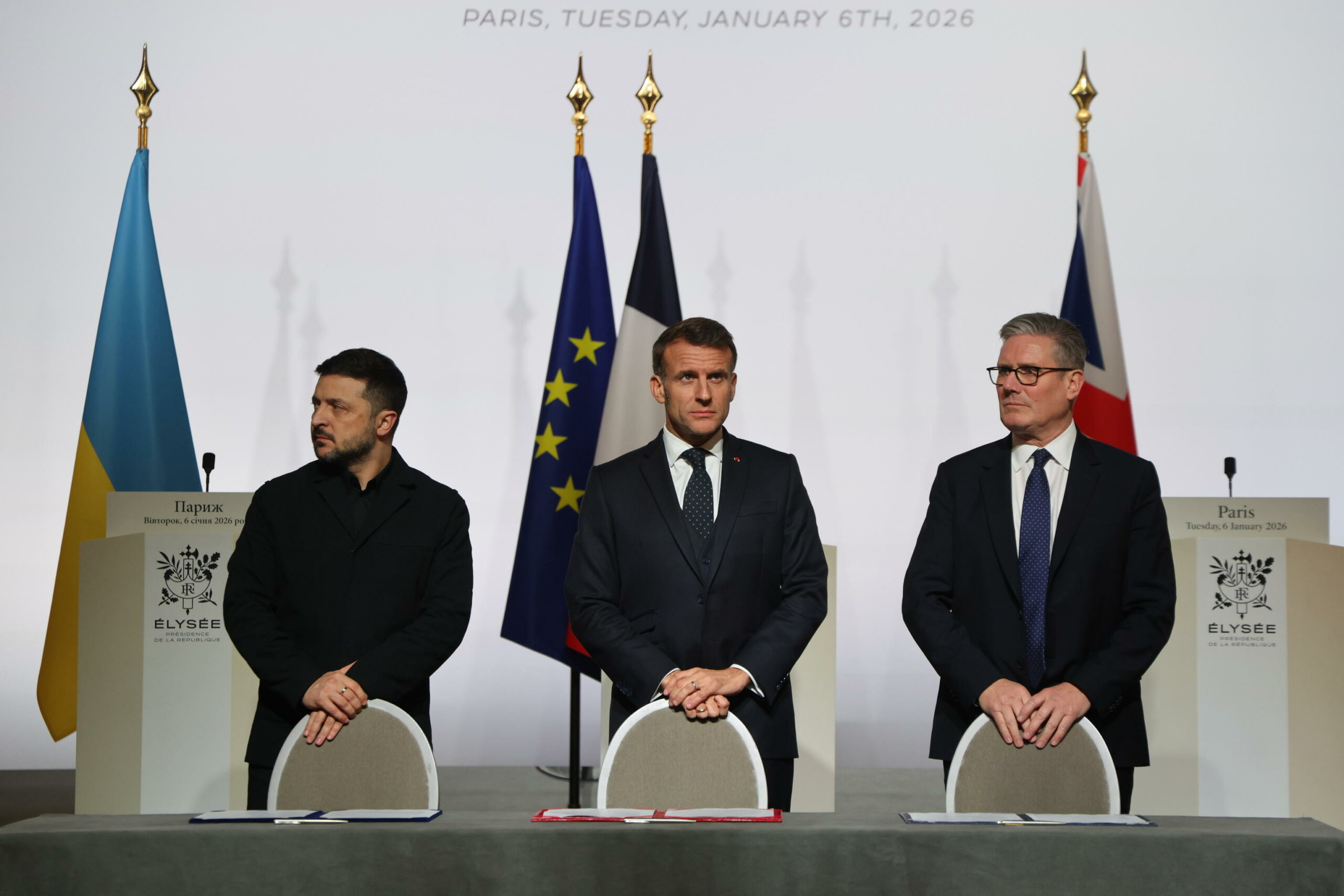 Intelligence russa: “Parigi e Londra stanno pianificando di dotare Ucraina di armi nucleari”