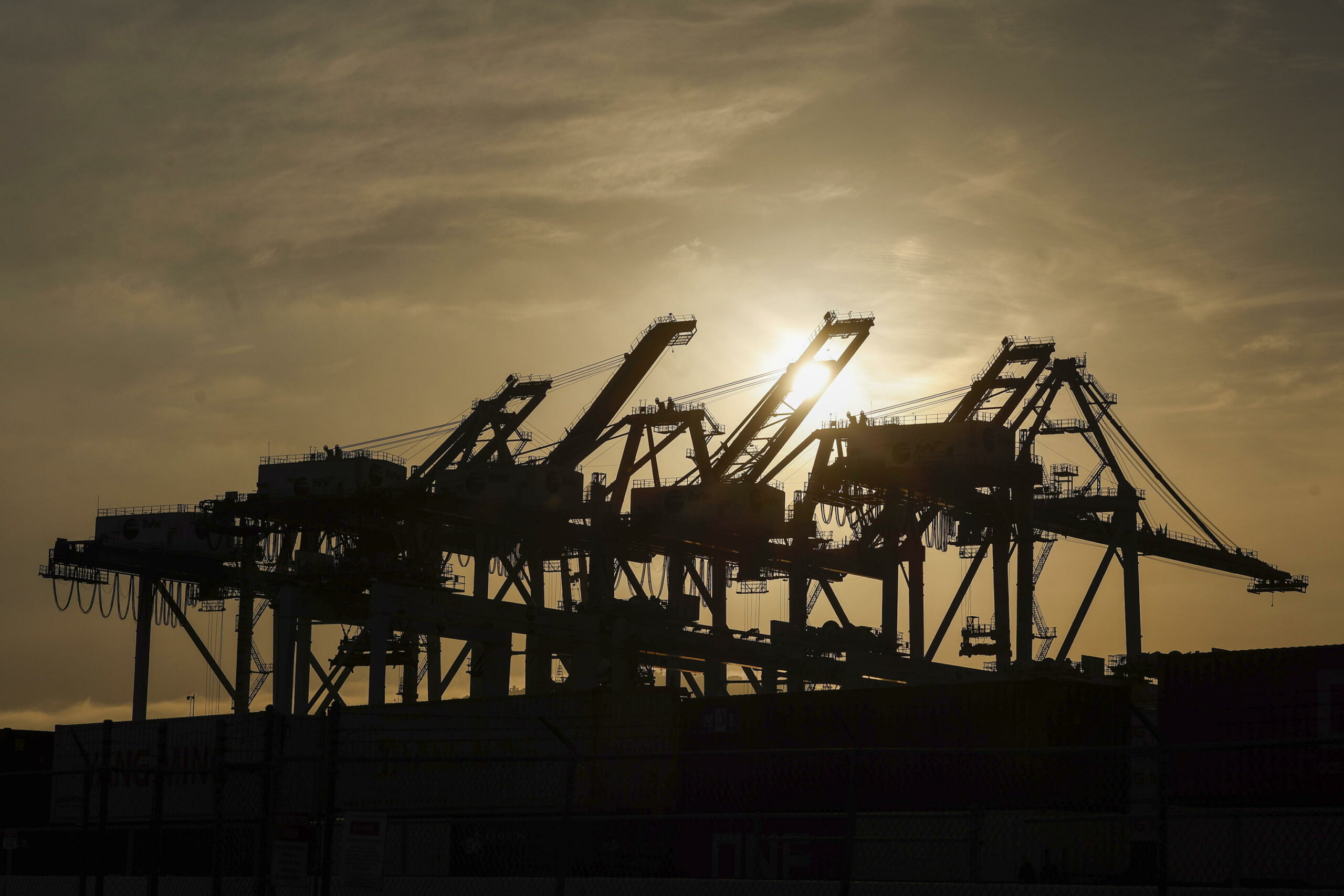 Qatar interrompe produzione di GNL causando aumento prezzi gas in Europa, UE assicura la sua partnership gasiera con Azerbagian