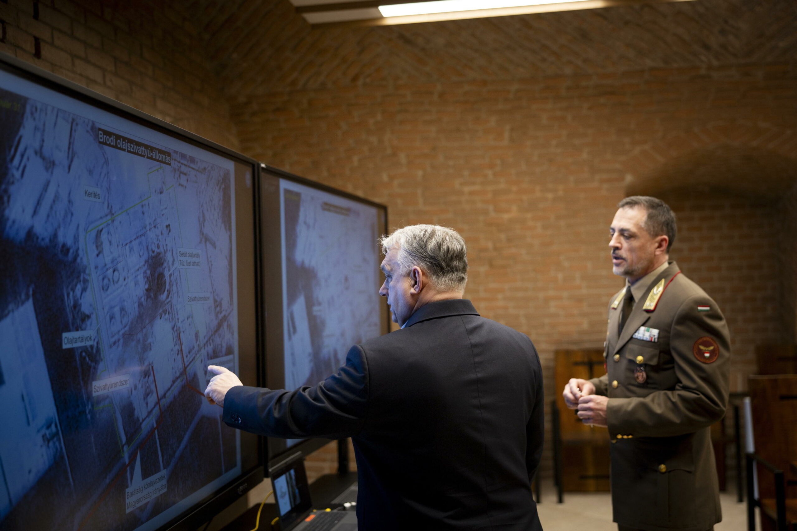 Ungheria invia missione conoscitiva per indagare chiusura oleodotto Druzhba, Kiev rifiuta di riconoscere la delegazione