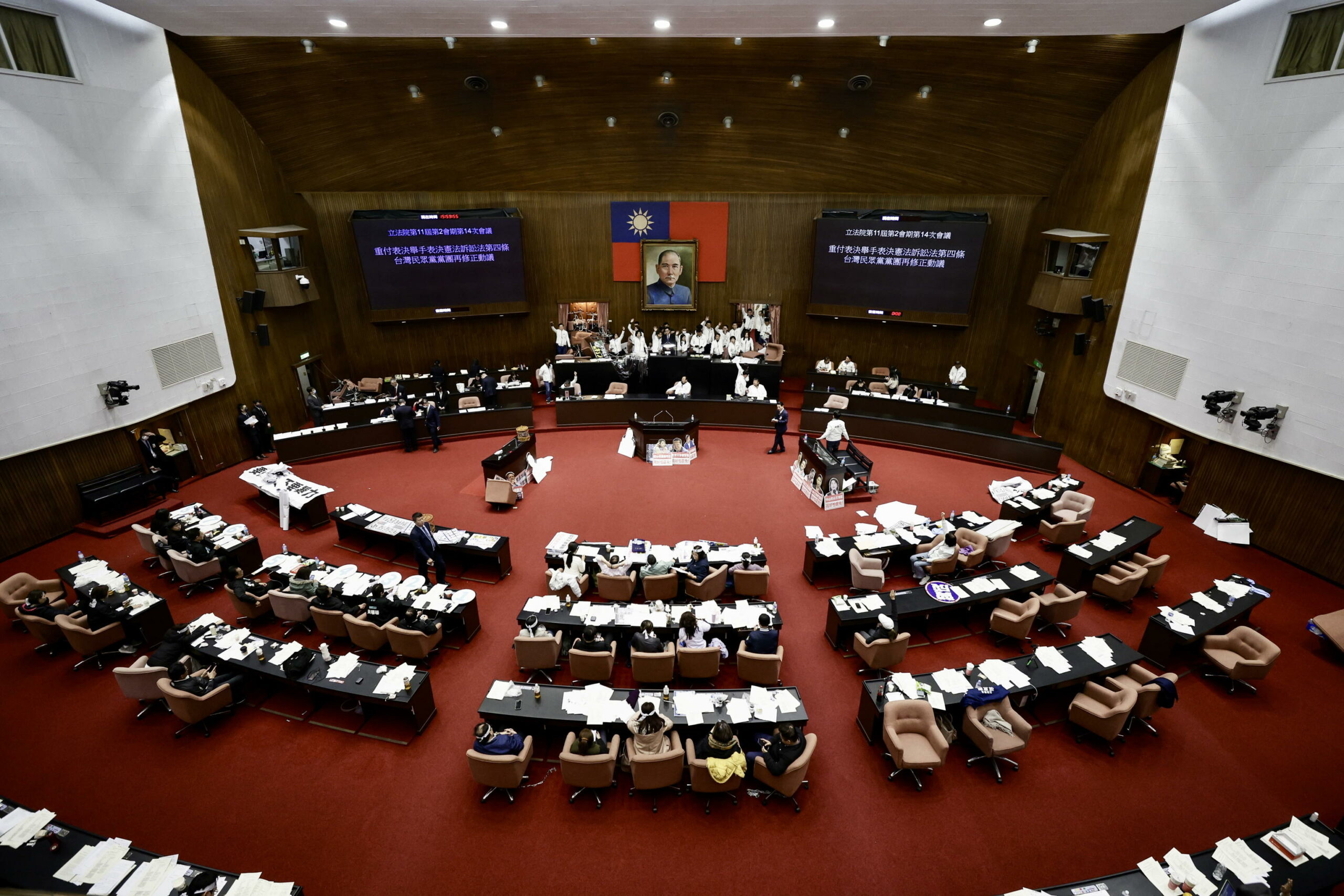 Taiwan: tre principali partiti consentono firma accordi bloccati su vendite di armi dagli USA