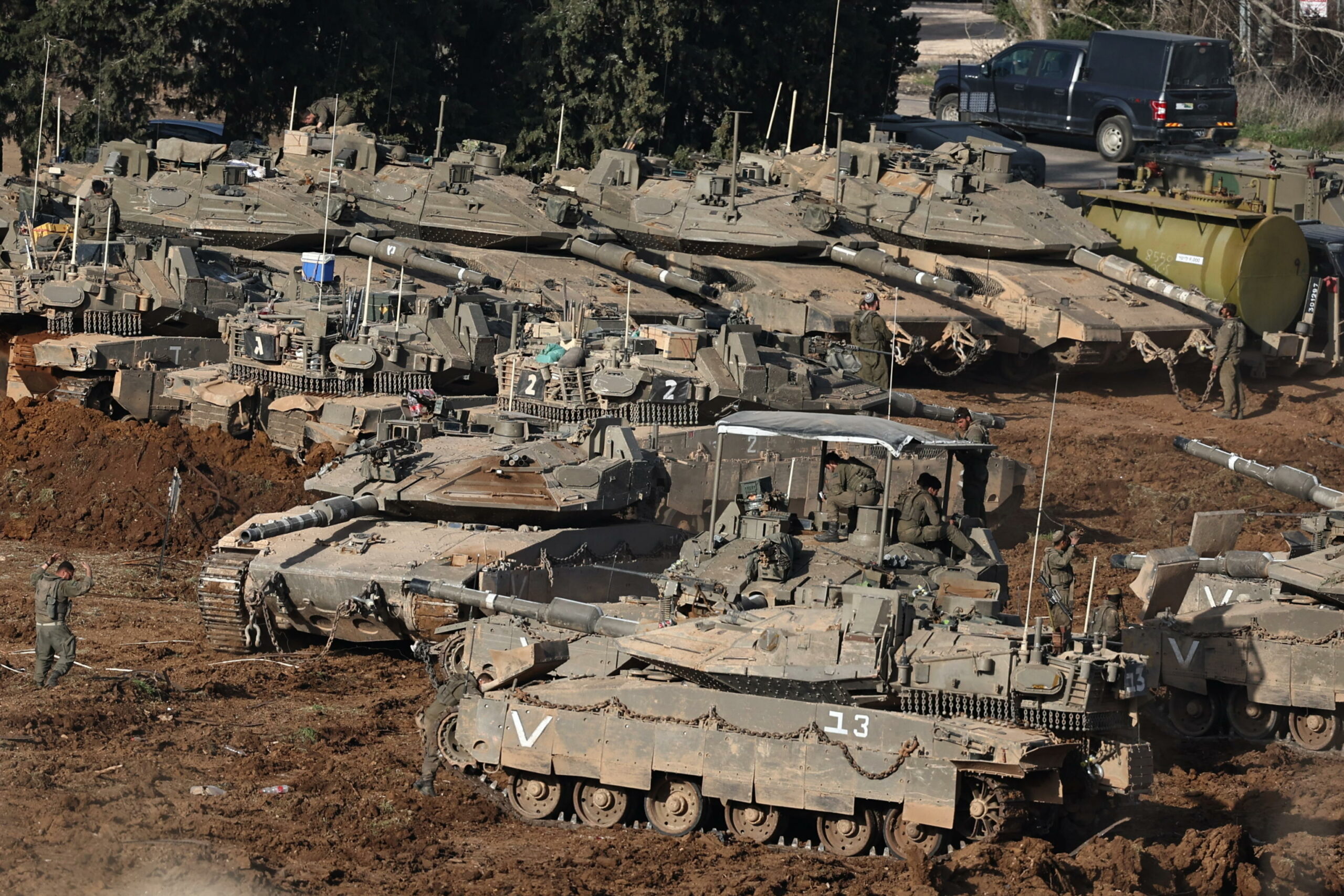 Israele respinge offerta libanese di colloqui e prosegue attacchi