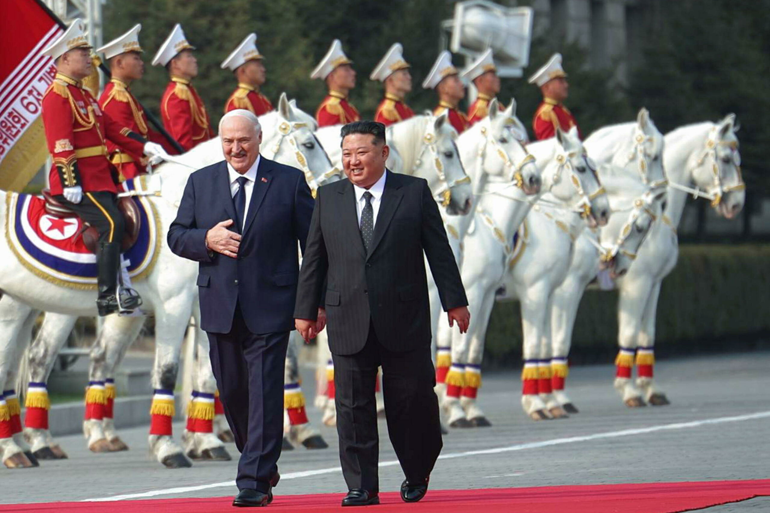 Lukashenko incontra Kim Jong Un durante prima visita in Corea del Nord