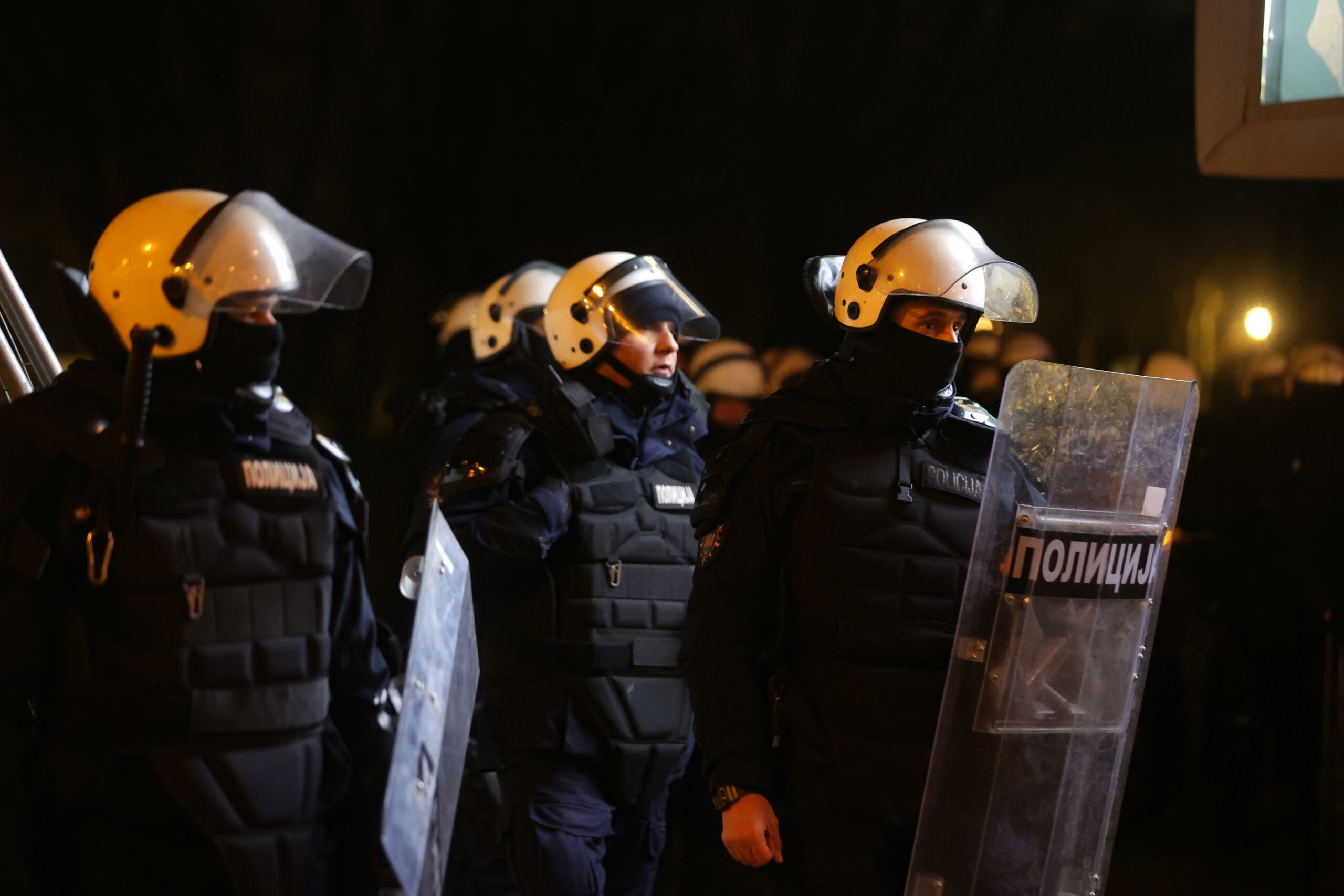 Serbia: scontri tra studenti e polizia a Belgrado