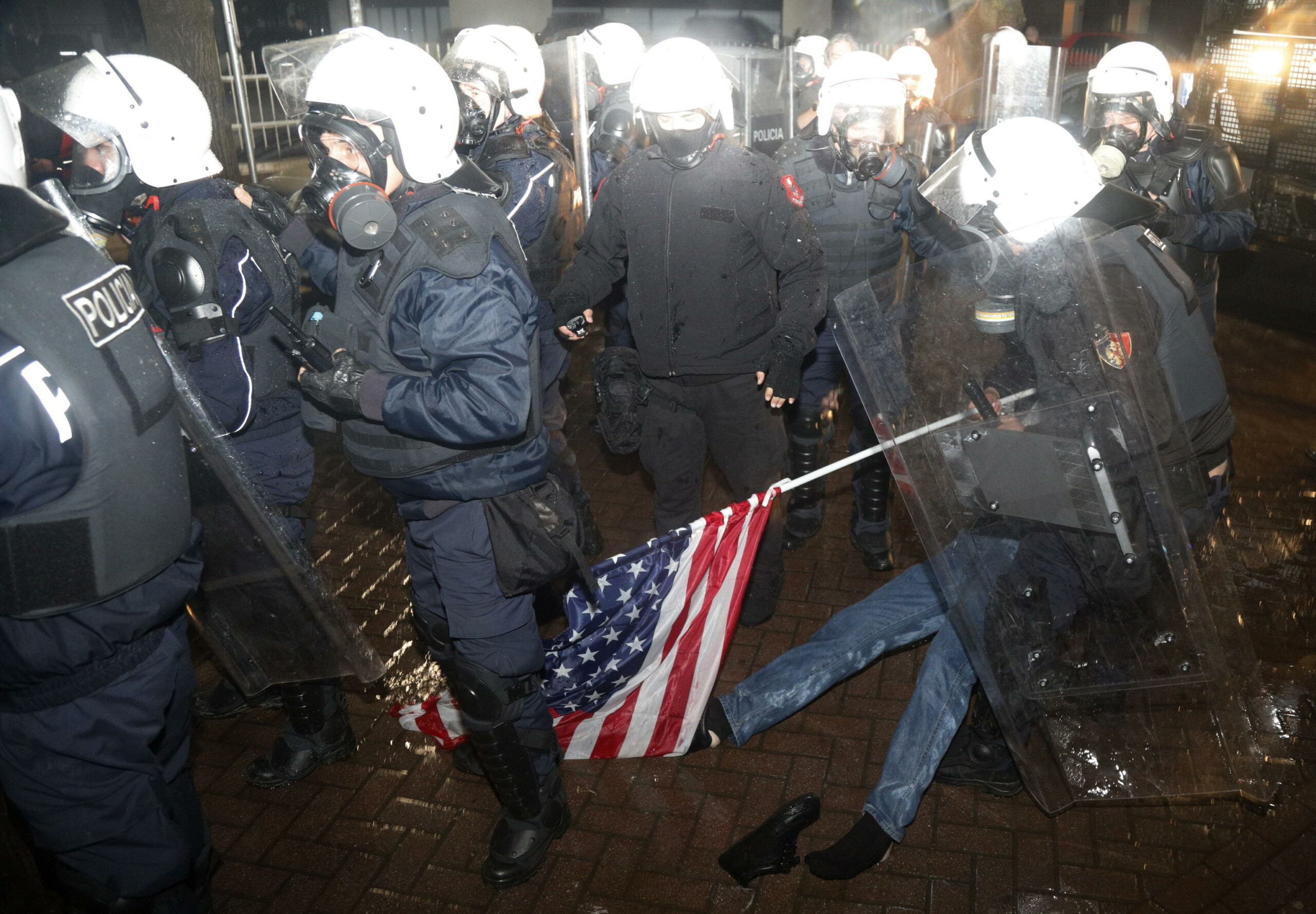 Albania in stato di allerta dopo avvertimento USA, mentre Bulgaria conferma nota diplomatica su Iran