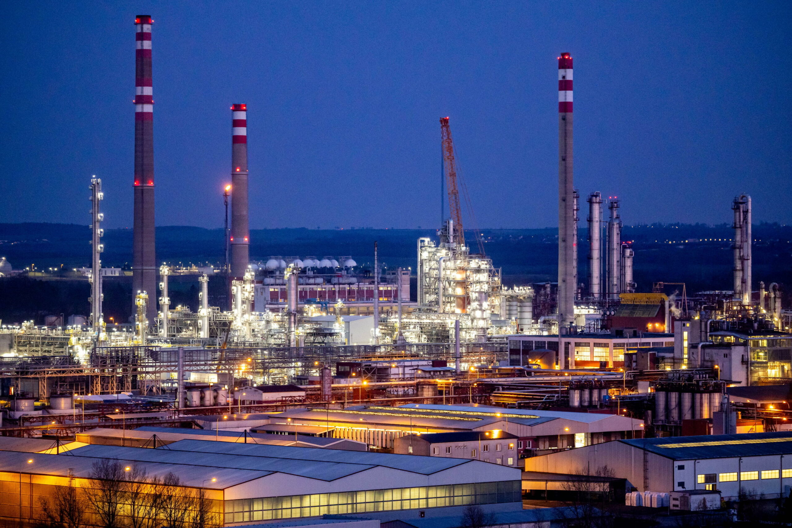 Kazakistan esclude aziende russe dai progetti per centrali elettriche e firma accordo con Singapore