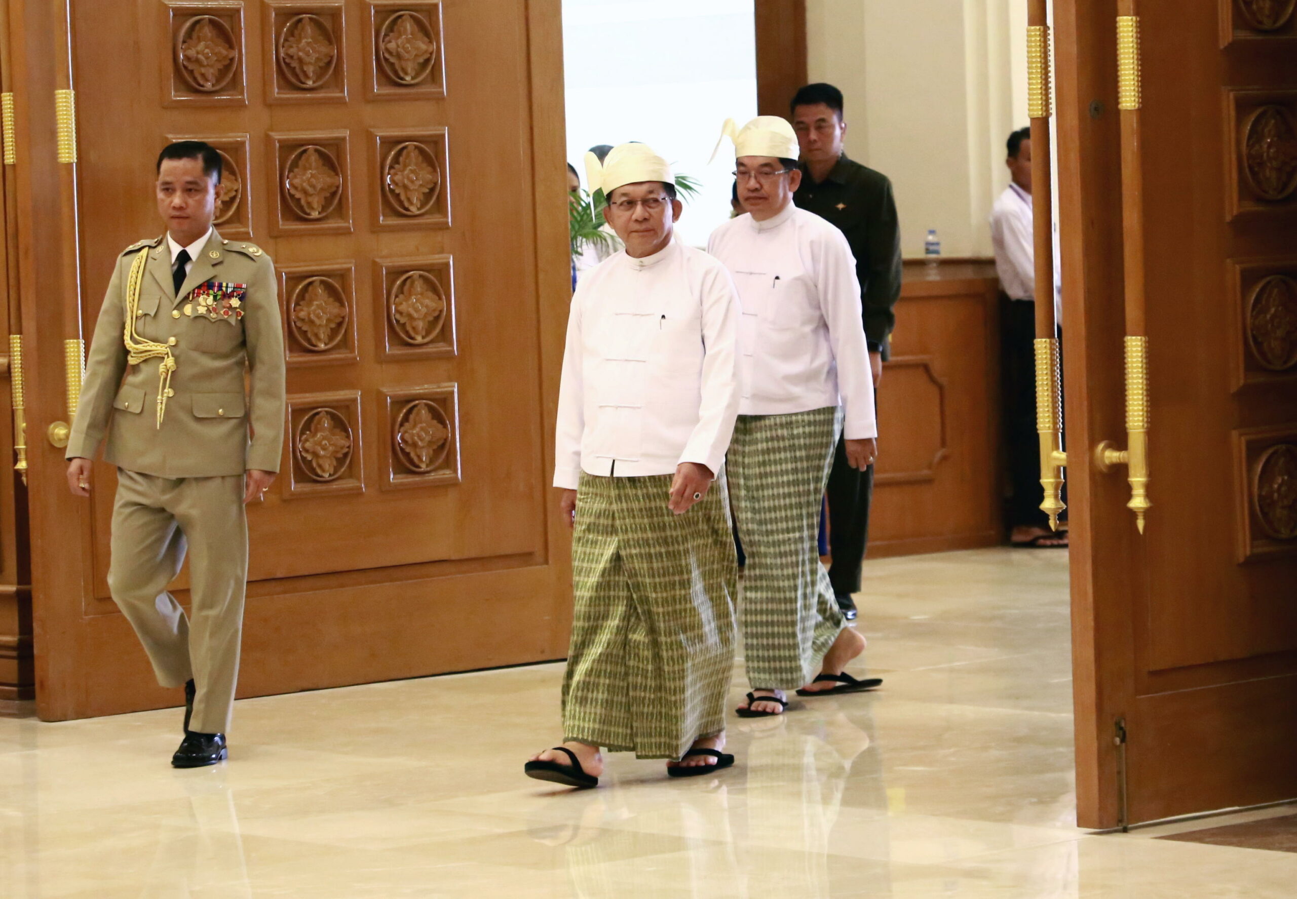 Myanmar: presidente chiede colloqui di pace entro 100 giorni, ma ribelli respingono offerta