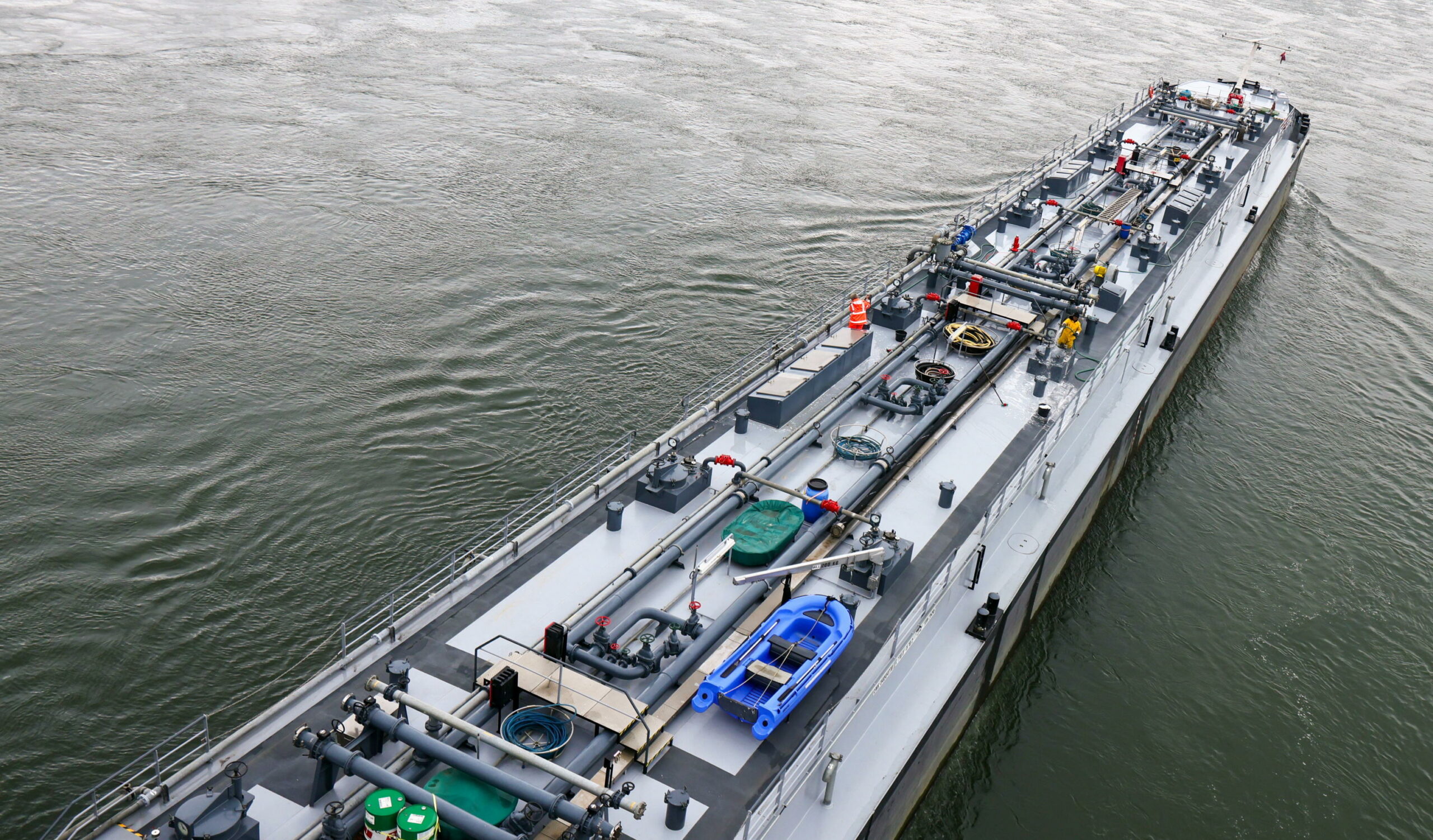 Petroliere sanzionate dagli USA transitano nello Stretto di Hormuz