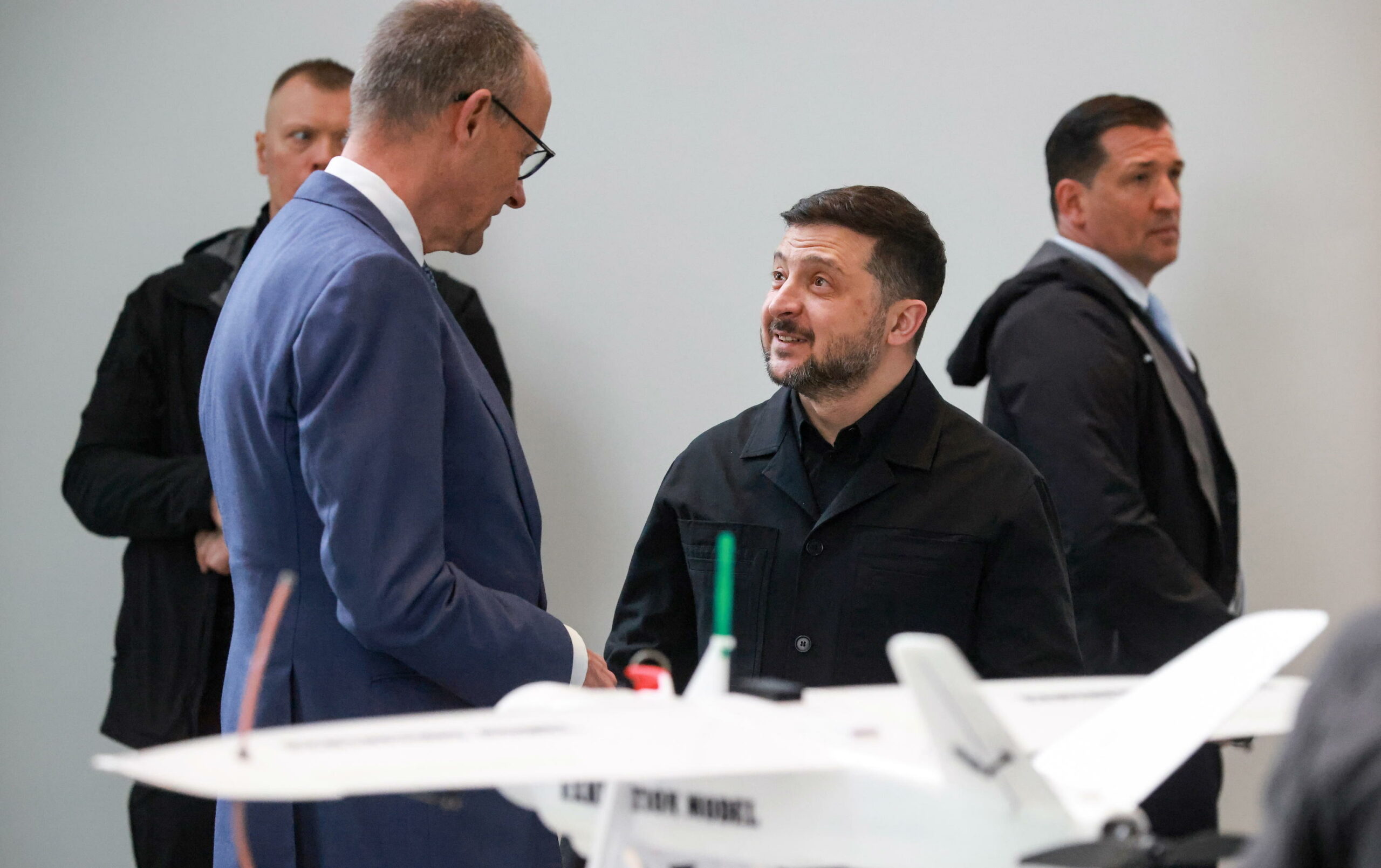 Ucraina e Germania siglano accordi di cooperazione in materia di droni e difesa