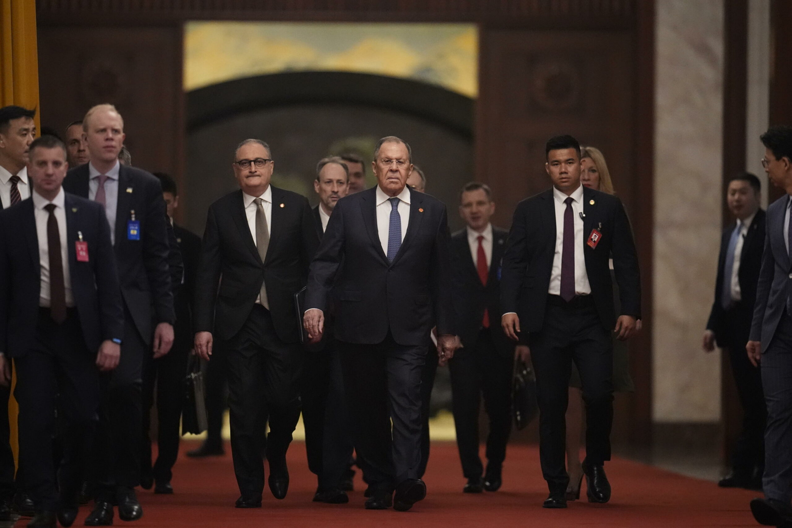 Lavrov respinge ultimatum europei: “Mosca è impegnata nelle proposte di pace degli USA”
