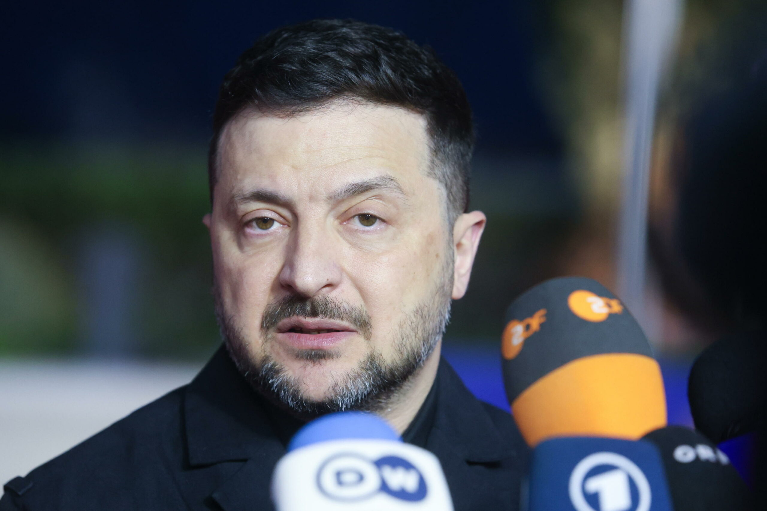 Putin e Zelensky proclamano tregua contrapposta in relazione a Giorno della Vittoria in Russia