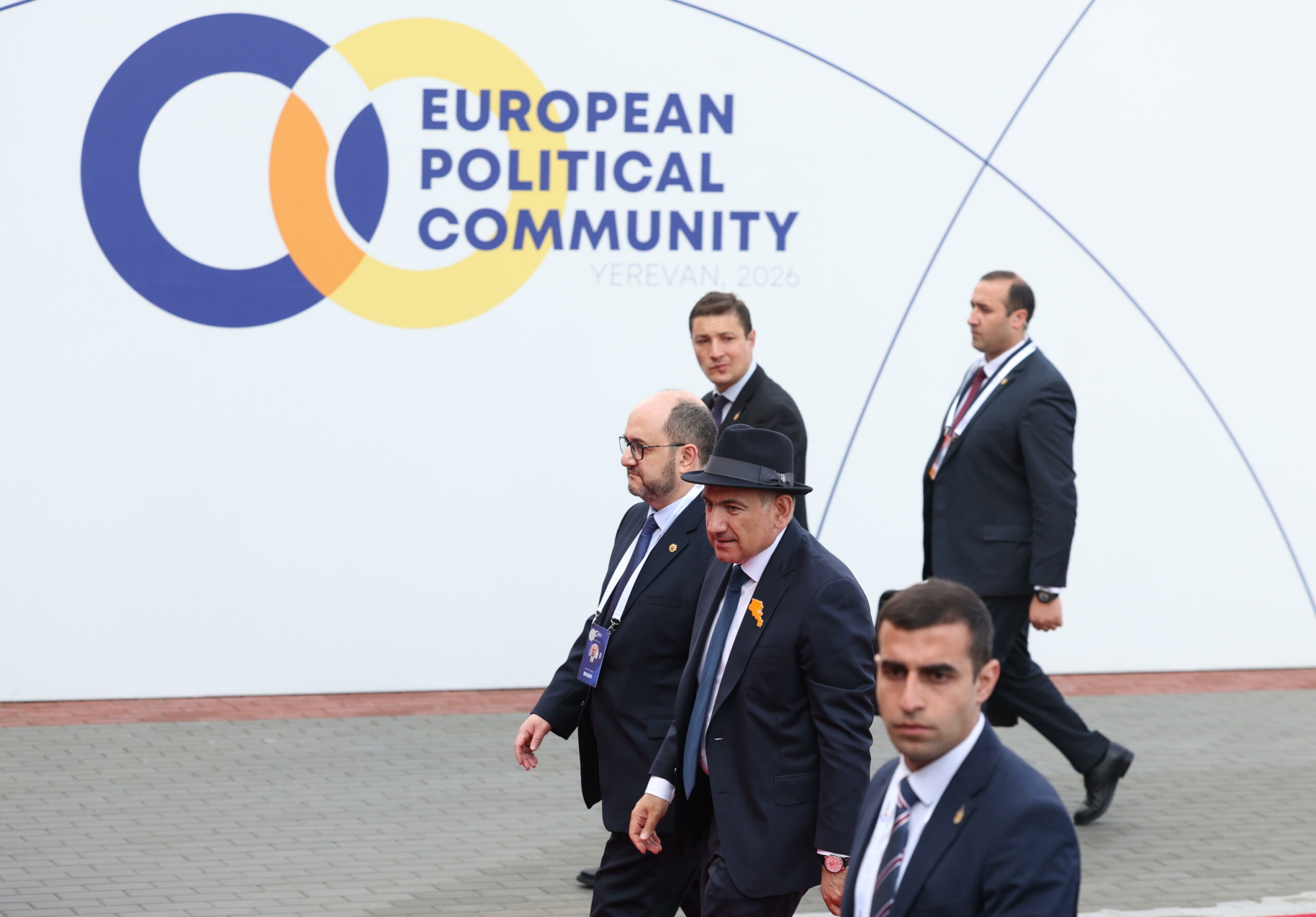 Armenia e UE firmano accordo sulla connettività al primo vertice di Yerevan