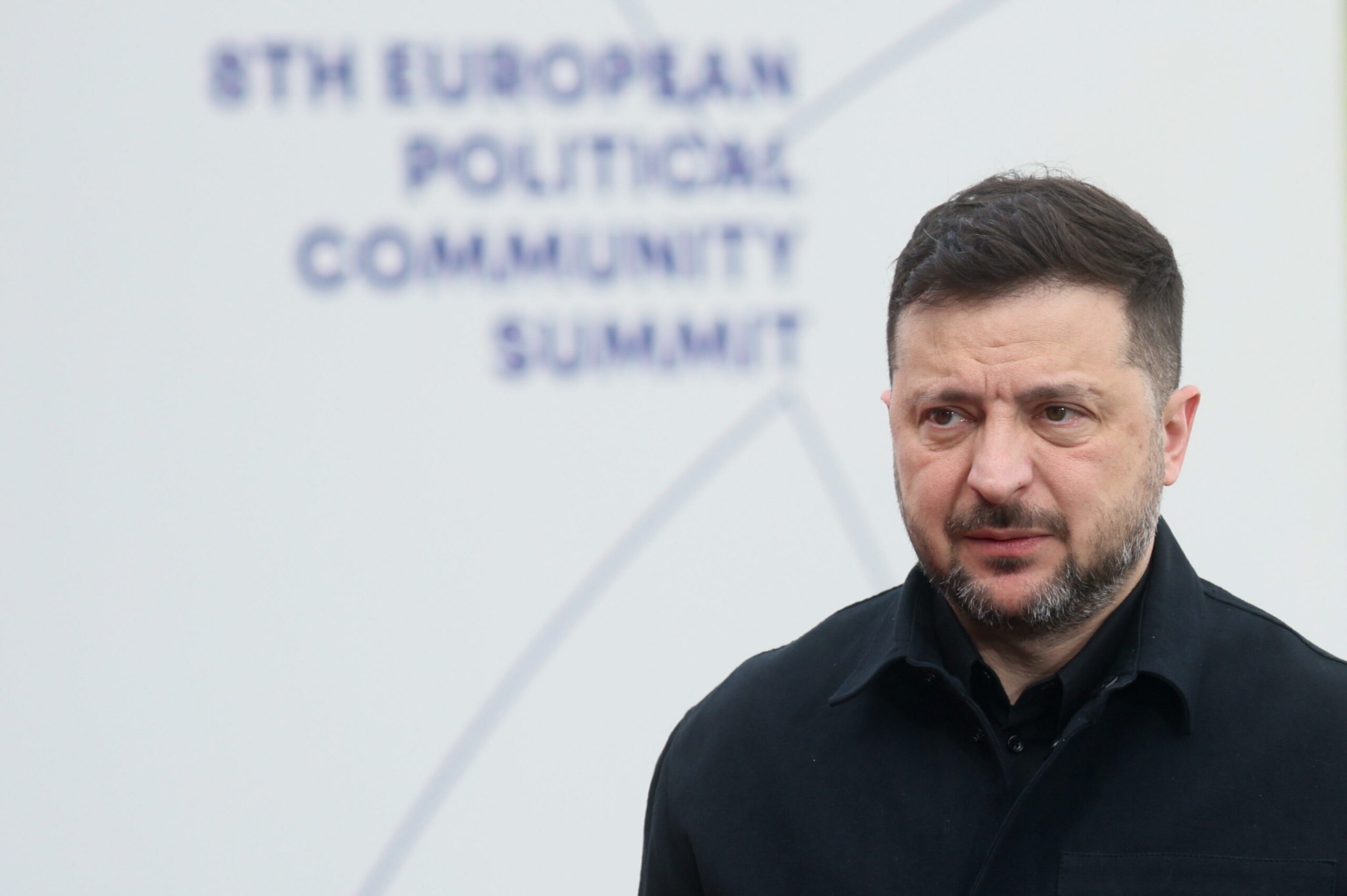 Zelensky annuncia risposta simmetrica a violazioni tregua da parte di Mosca