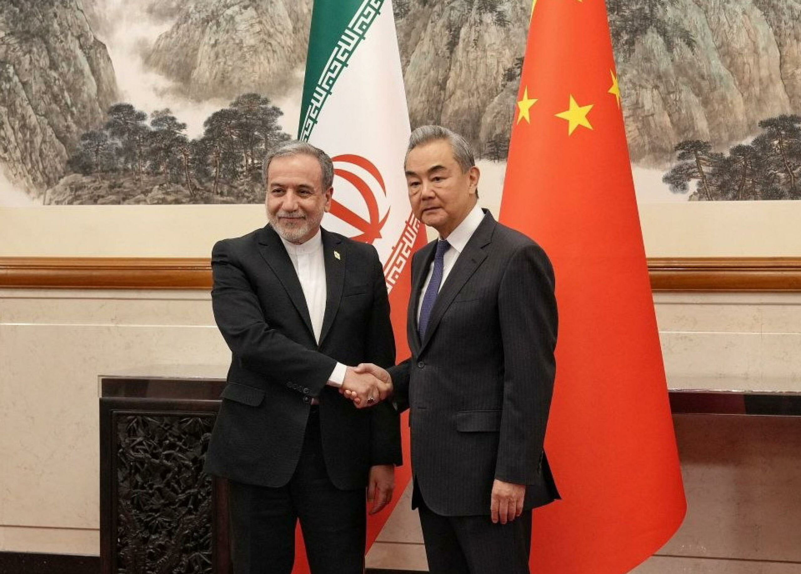 Cina rafforza sostegno a Iran mentre Trump cerca di porre fine al conflitto